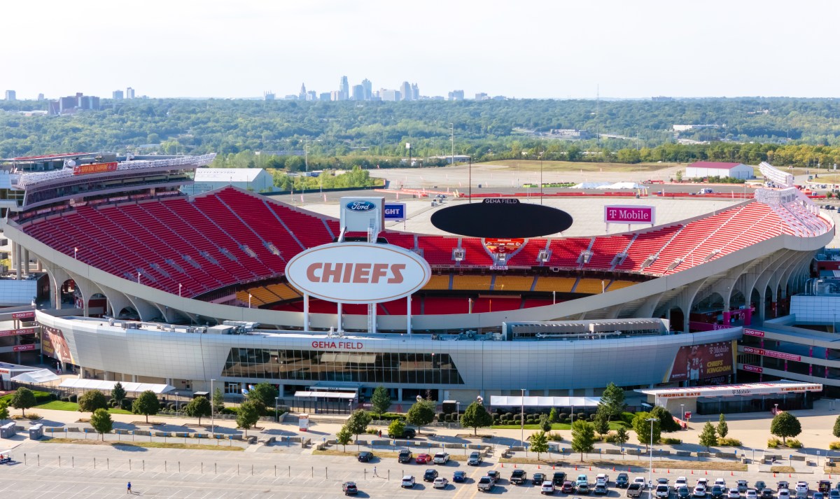 Kansas City official pushes to kick Chiefs out of Arrowhead Stadium right now