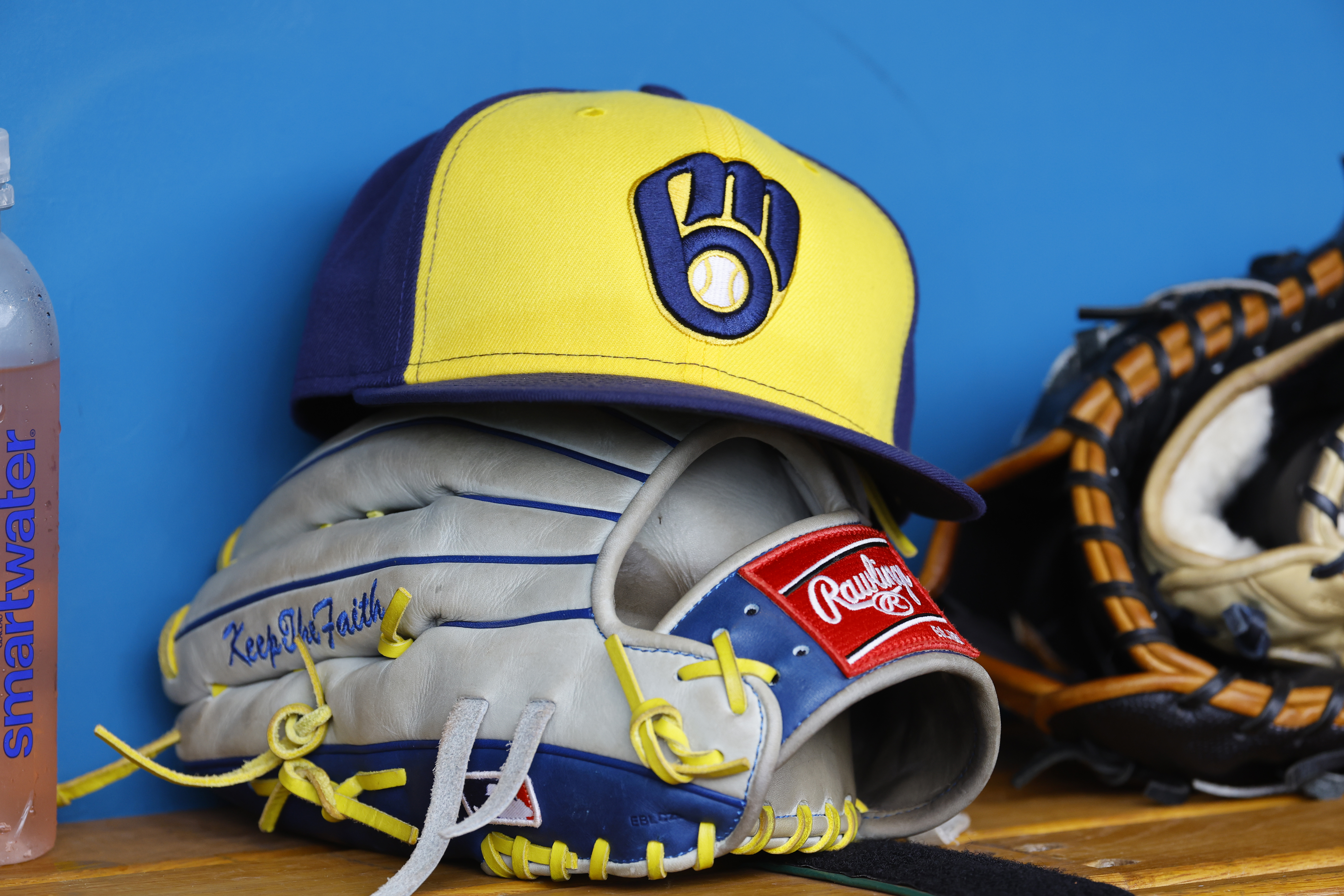 Brewers Sign 28-Year-Old Speedy Outfielder Away From Rival Reds
