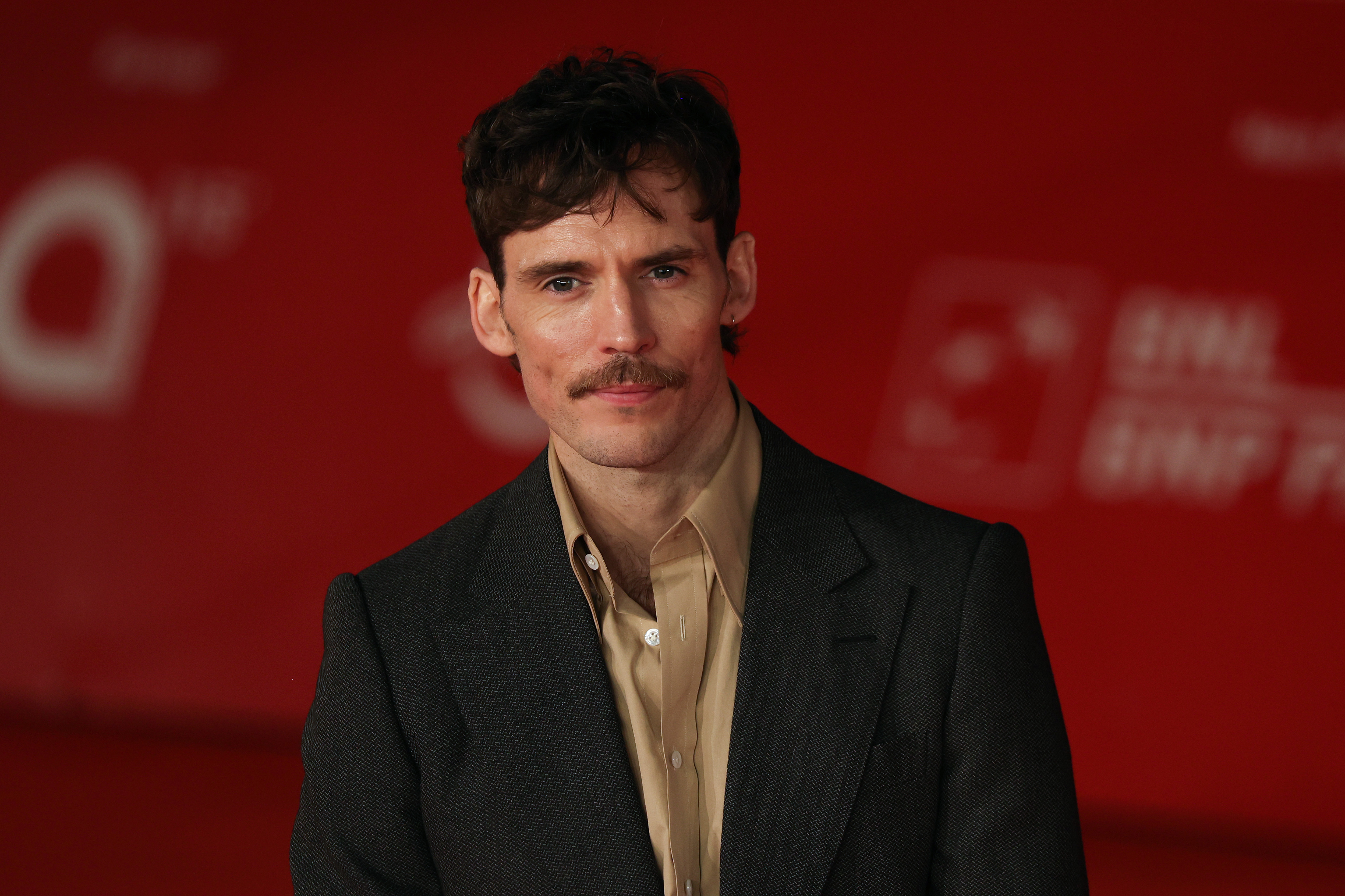 Hollywood Actor Reveals He Has Body Dysmorphia, Sparks Important Discussion