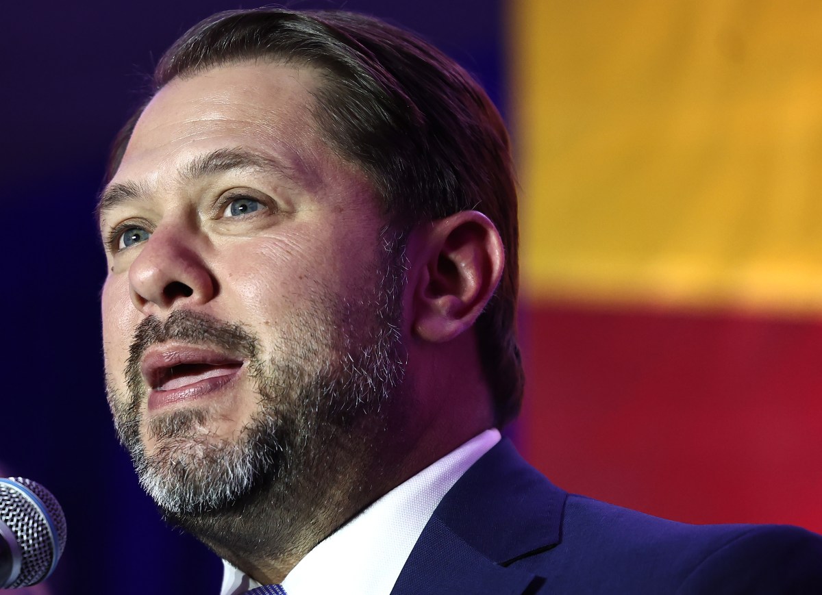 Senator Says ICE &lsquo;Chasing Quotas&rsquo; After Release of Sushi Restaurant Owner