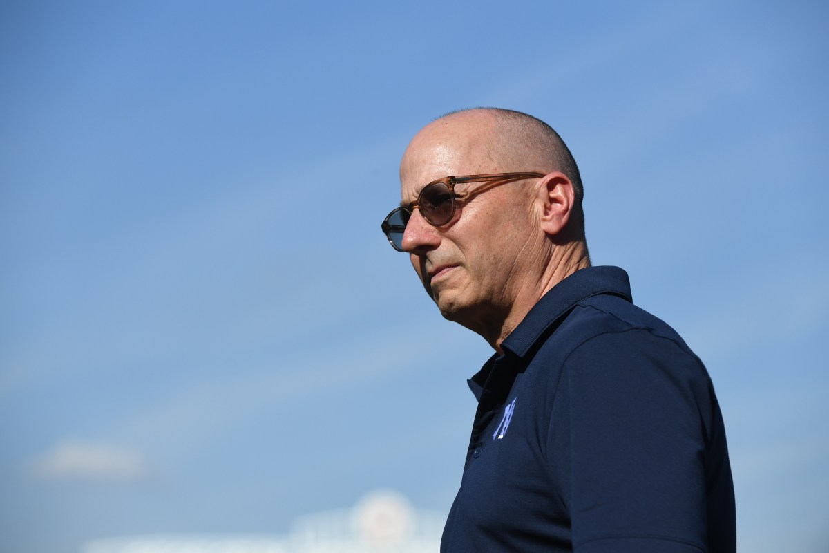 Brian Cashman, dos Yankees, dá seu selo de aprovação às novas contratações que passam por uma avaliação minuciosa.