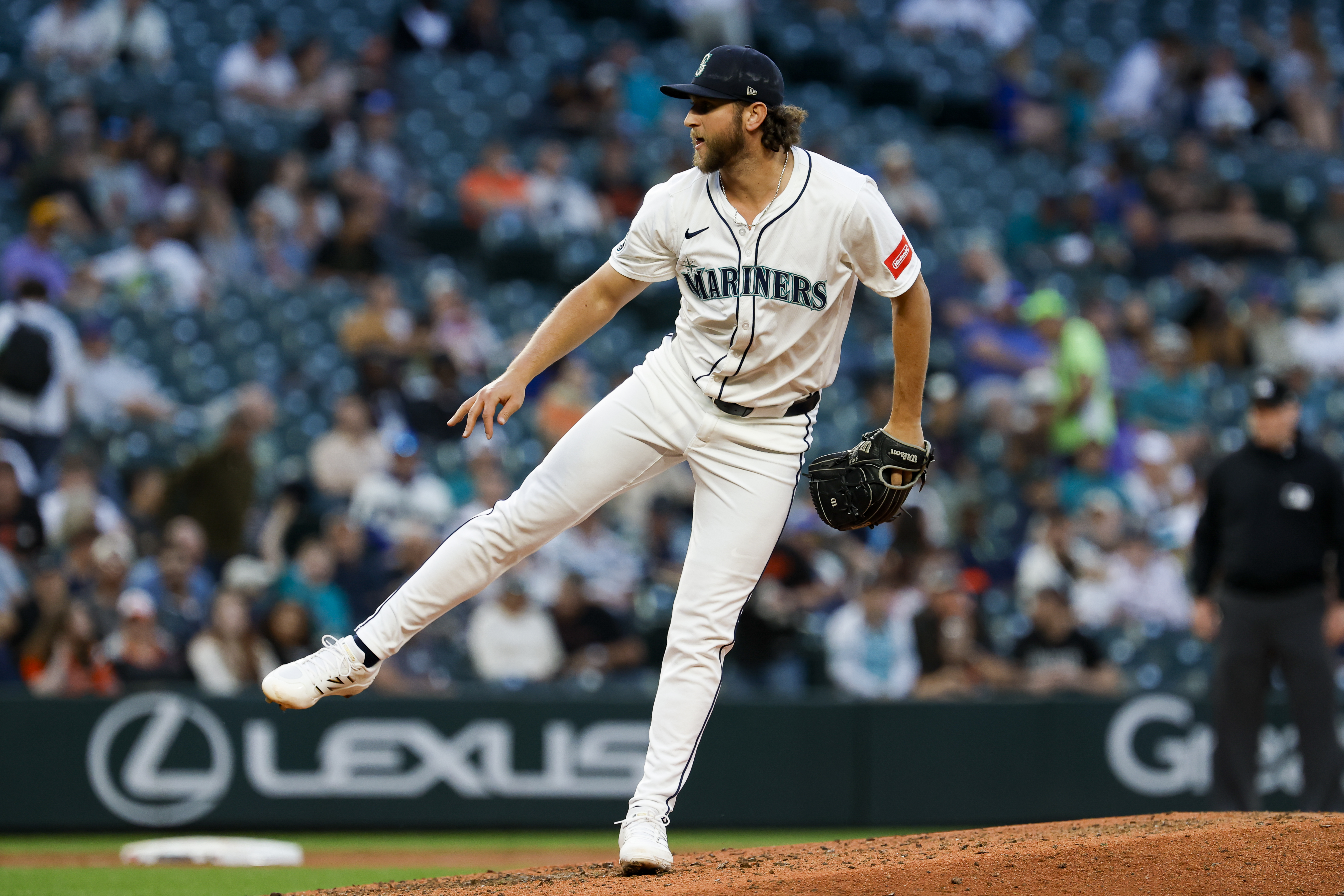 Mariners Lose 29-Year-Old Veteran Pitcher to Twins