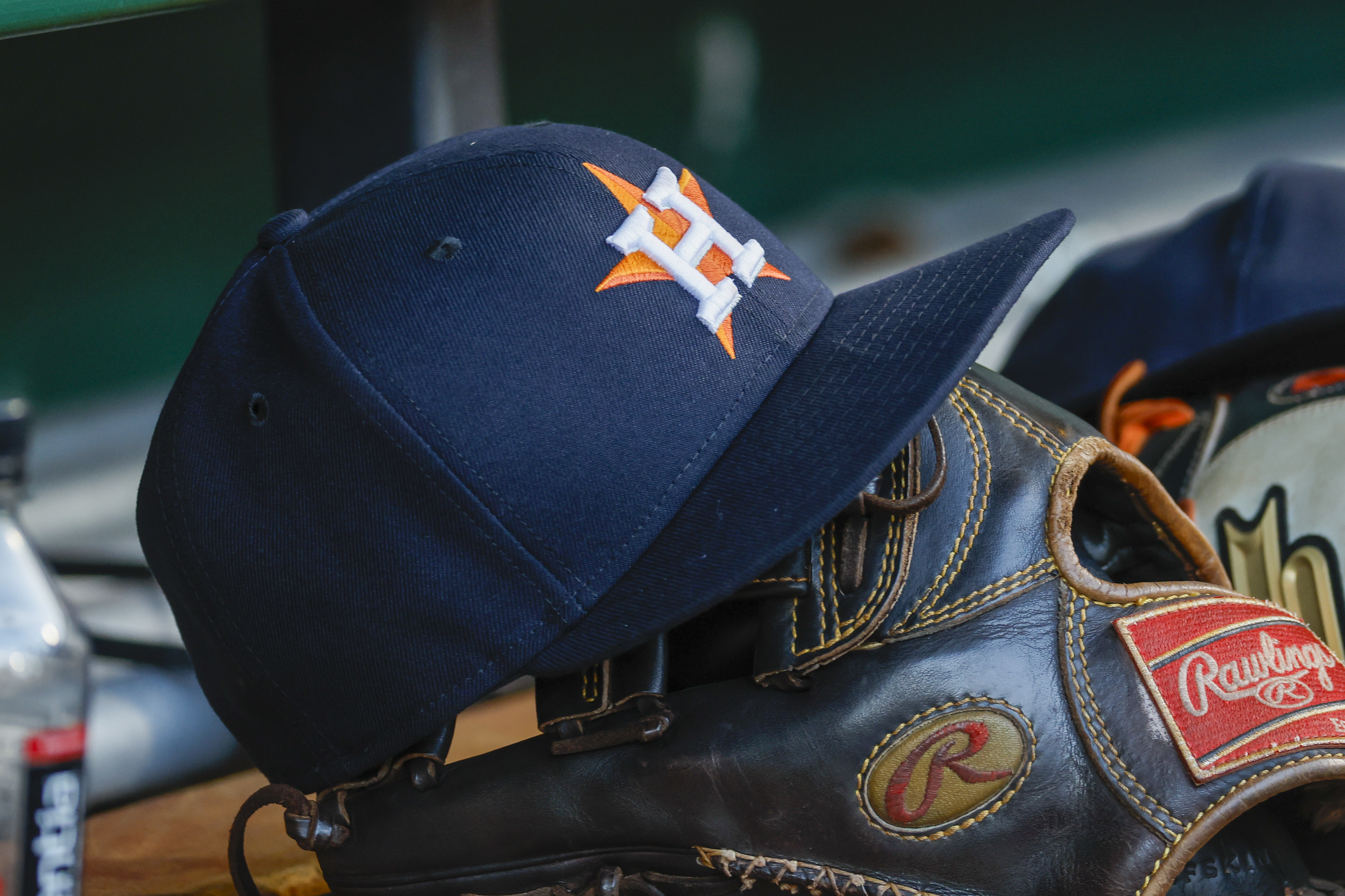 Astros Gold Glover Predicted To Leave For Deal With Rival Athletics