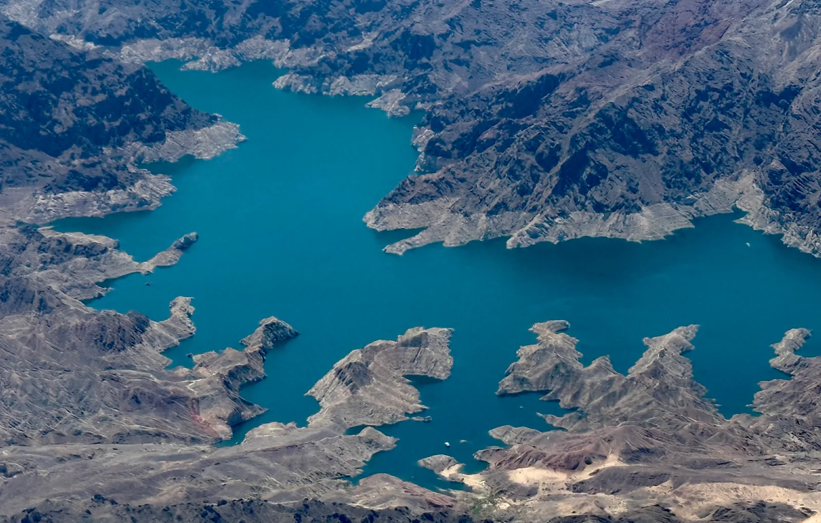 Impending Crisis: Lake Mead's Water Deal at Risk of Breach