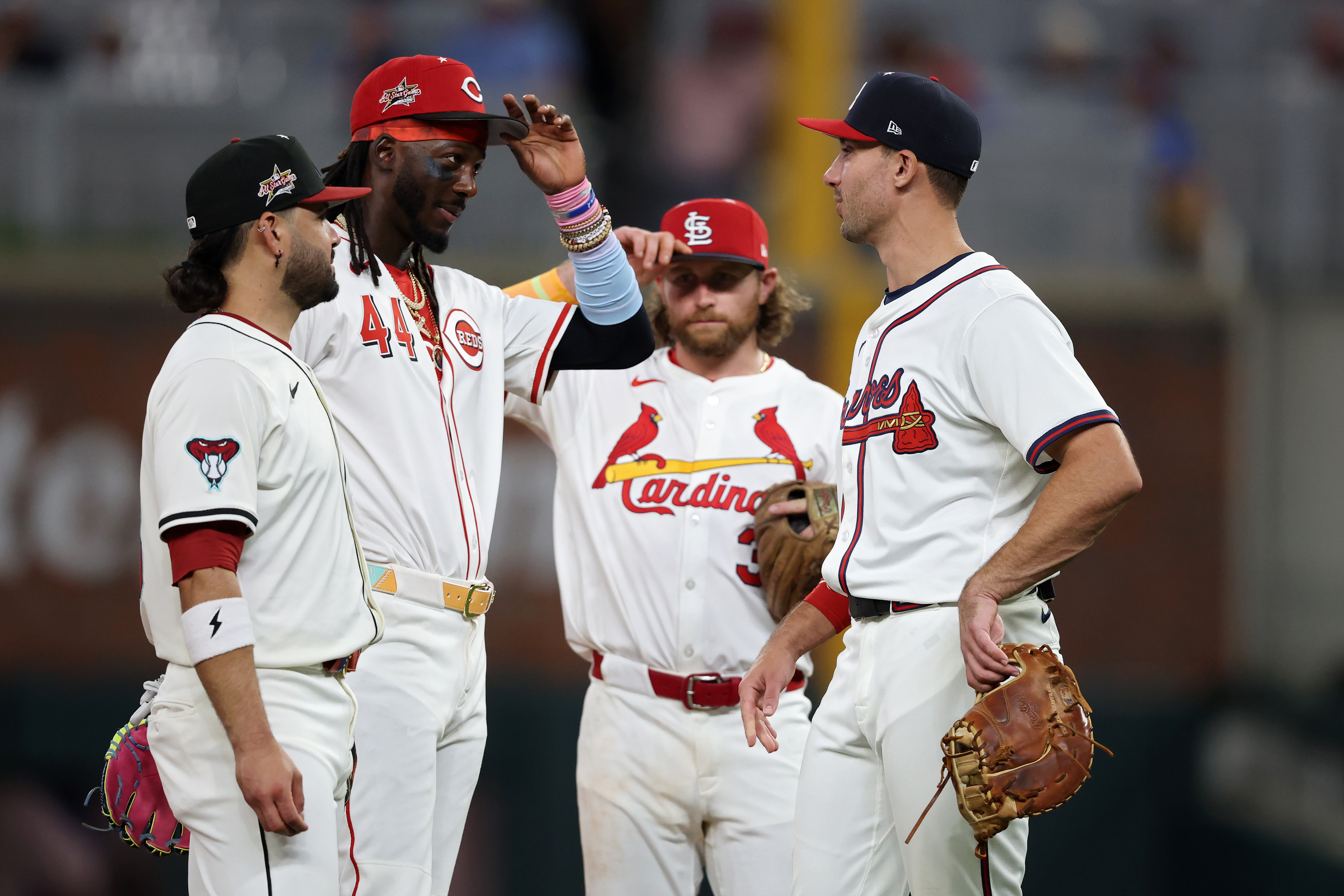 Mariners in 3-Team Trade for National League All-Star, Gold Glove Winner