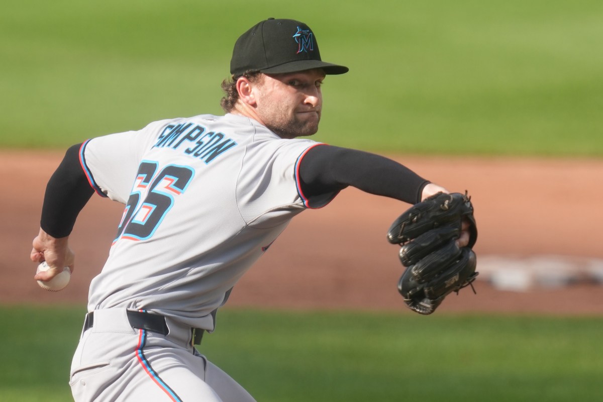Mariners, Marlins Complete Trade Sending Southpaw to Seattle