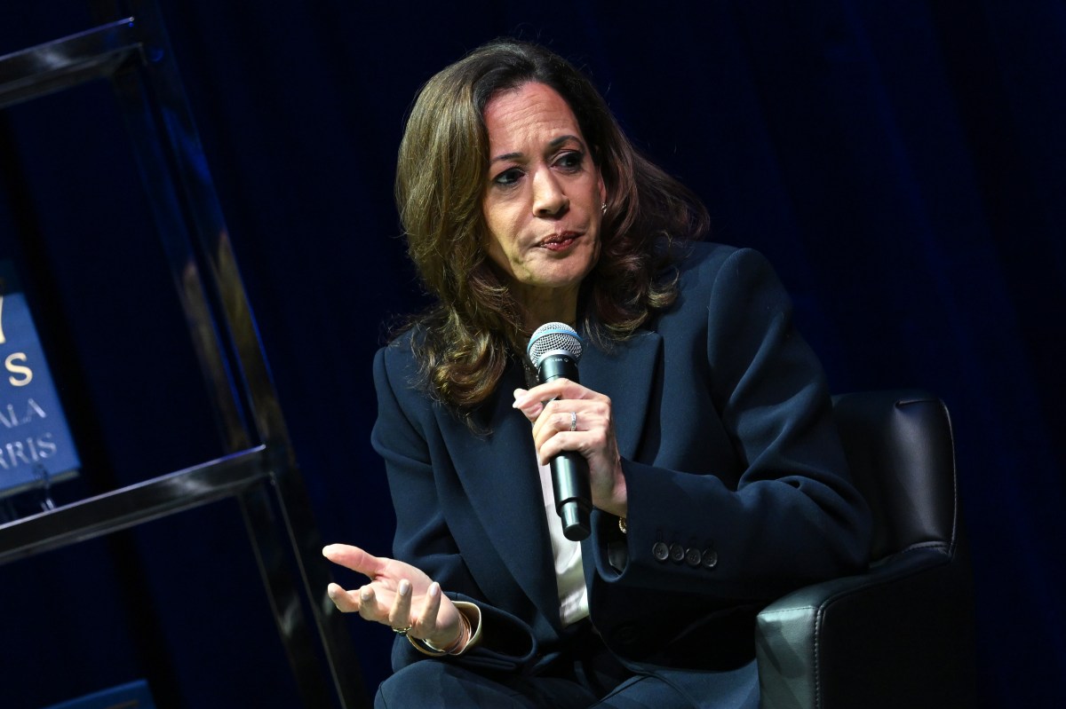 Kamala Harris leva a pressão para apoiar Crockett antes da Primária do Texas.