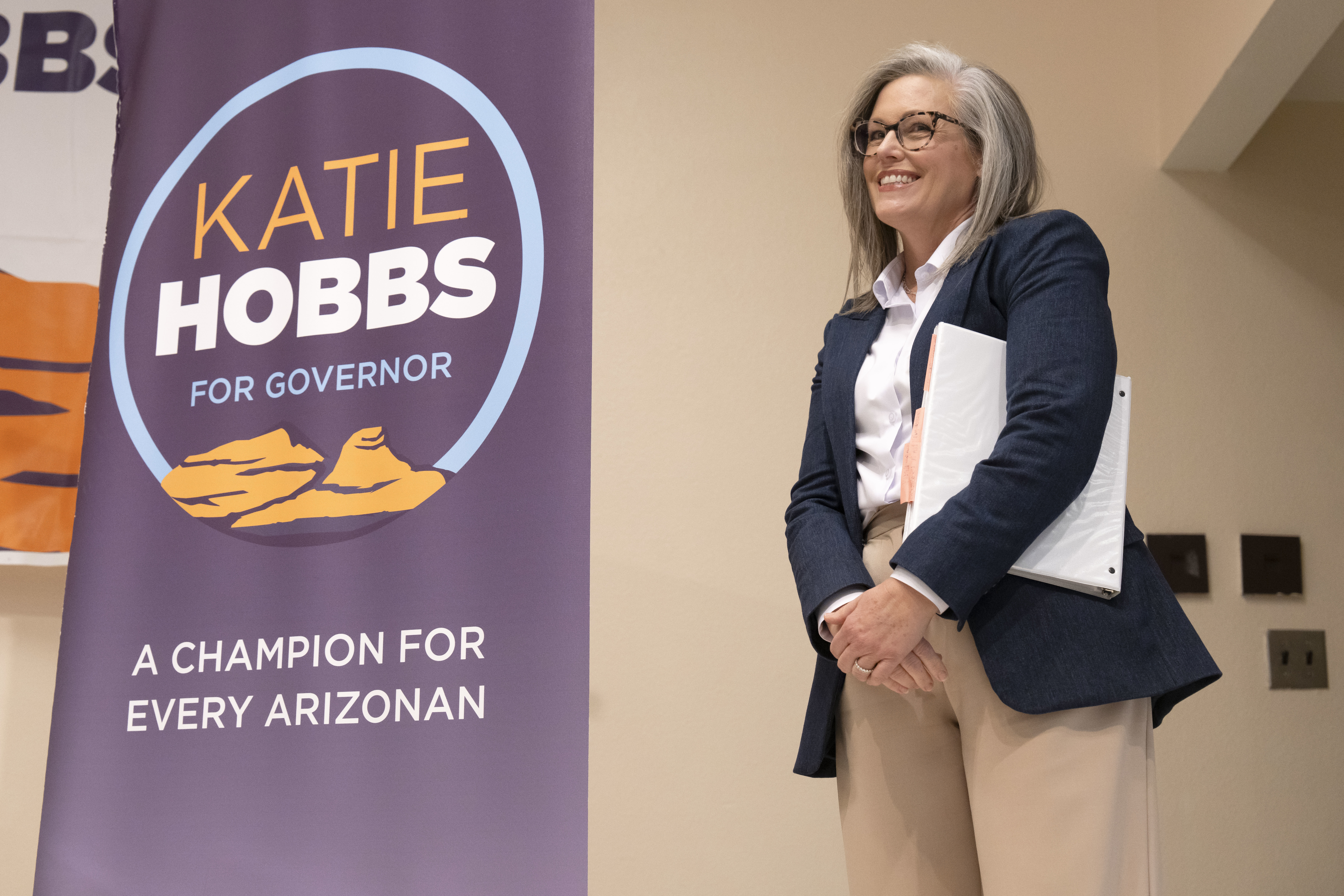 Democrats' Chances of Winning Arizona Governor Race As Republican Drops Out