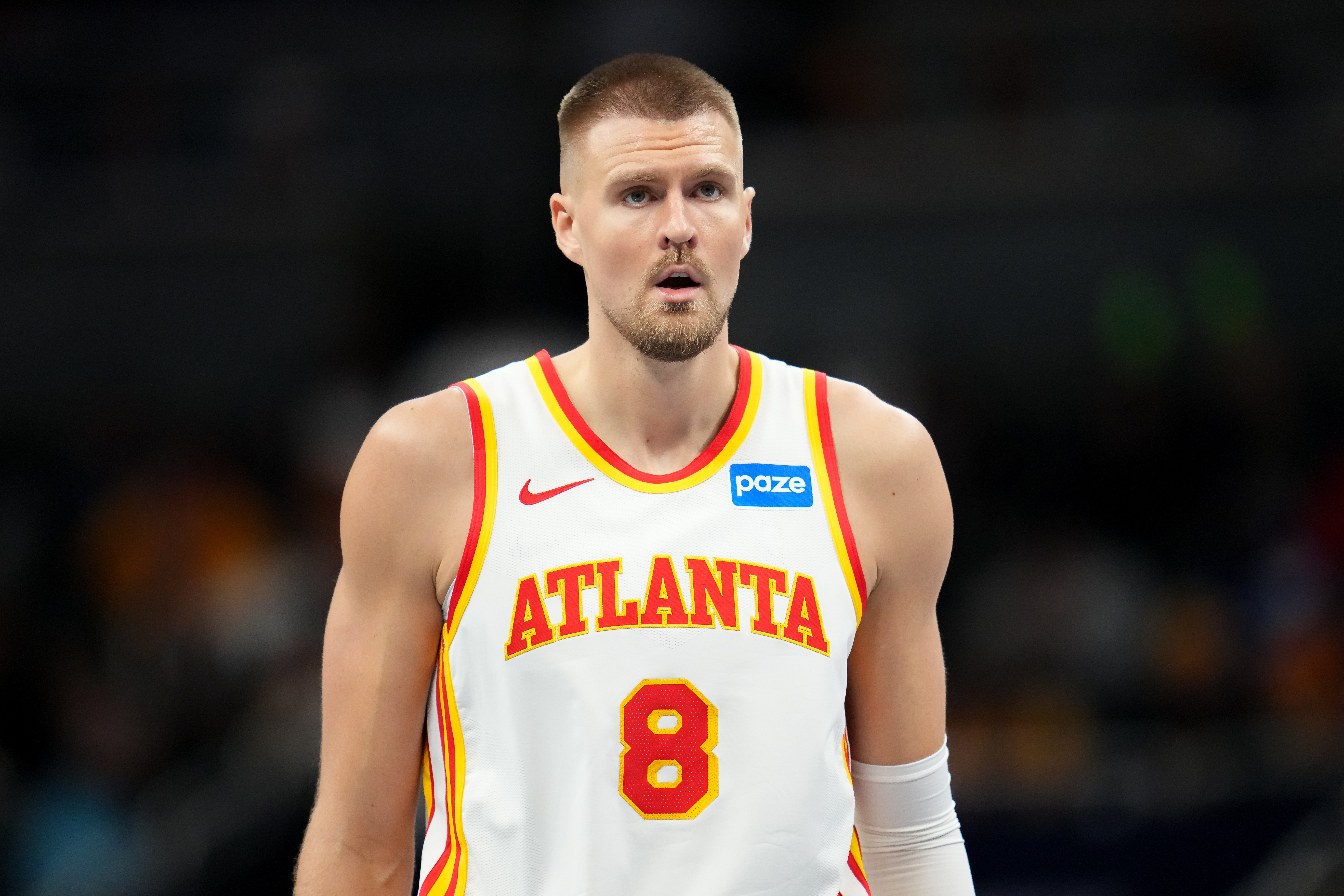 Warriors' Kristaps Porzingis Heaps Praise on Steph Curry