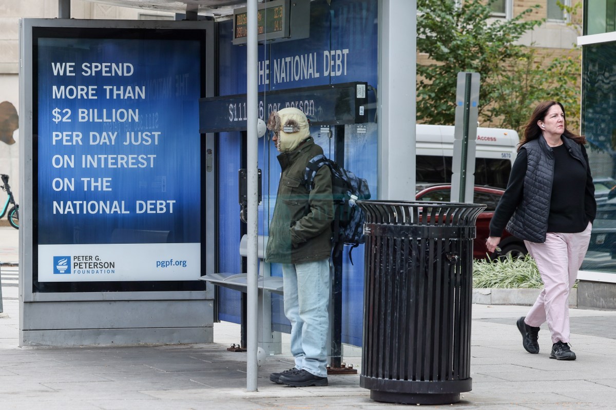 Americans Losing Economic Confidence Over Rising US Debt