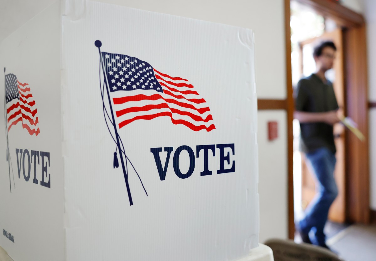 Milhões de pessoas poderão votar no título de eleitor em novembro.