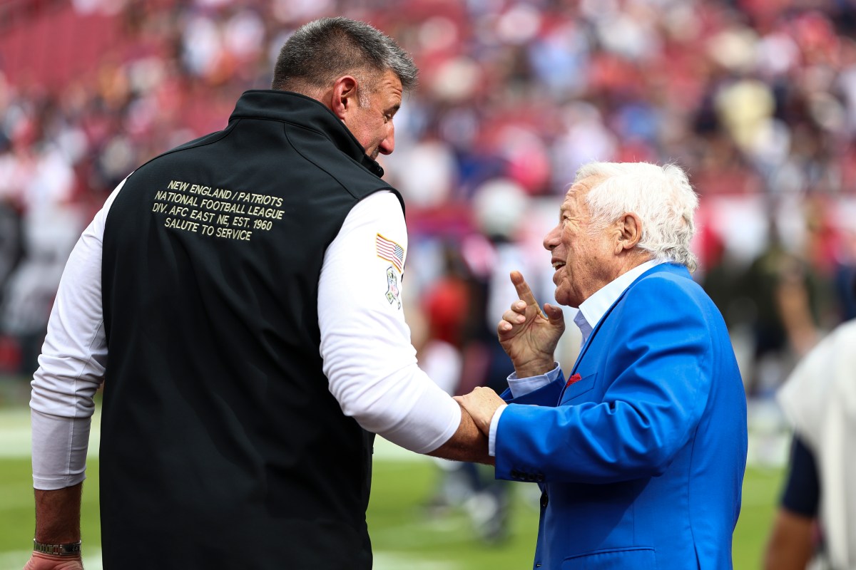 Patriots Owner Robert Kraft Backs Mike Vrabel After Tumultuous Offseason