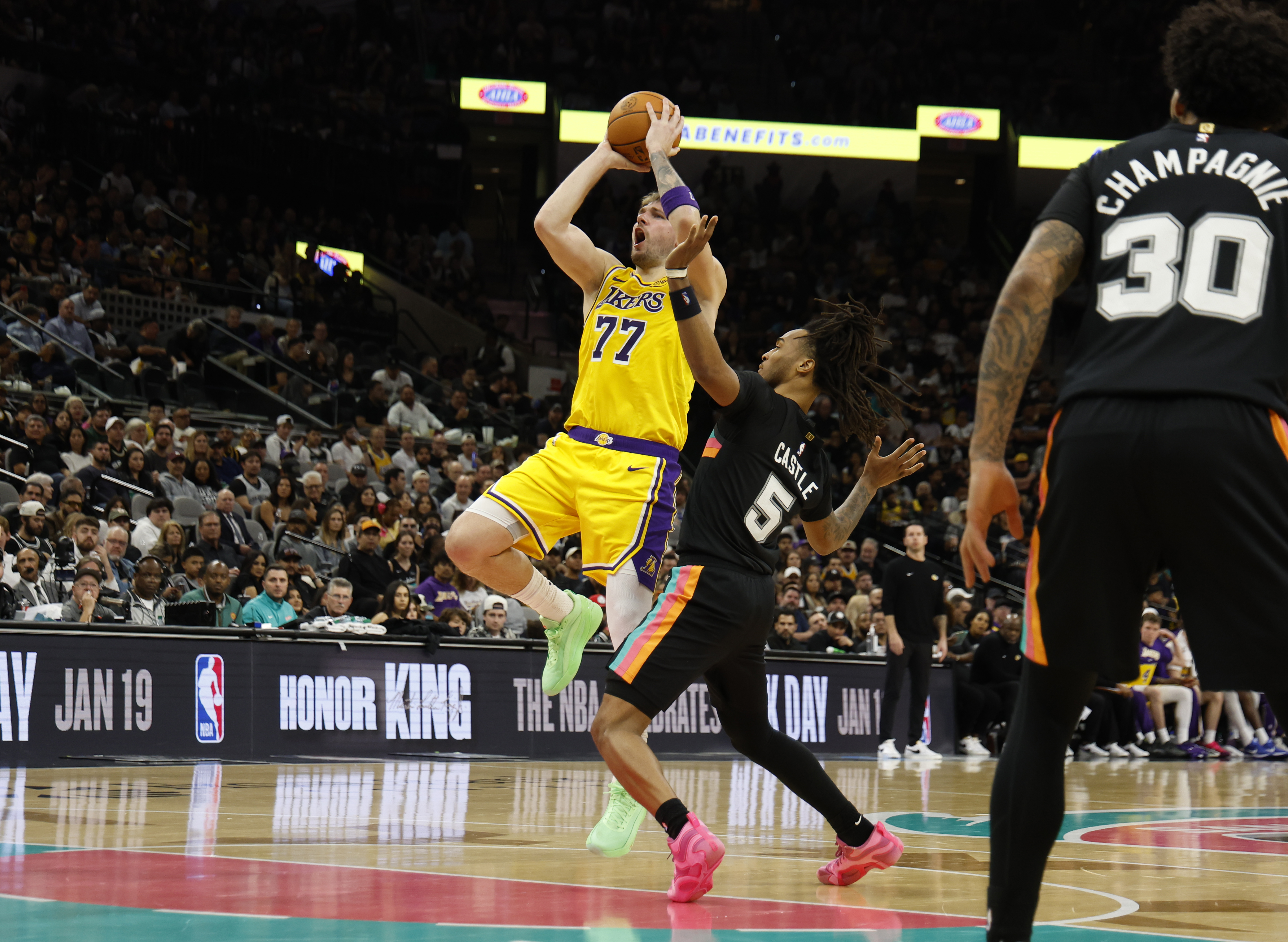 Underdog Promo Code NEWSWEEK: Claim $75 Bonus For Spurs-Lakers, NBA Entries