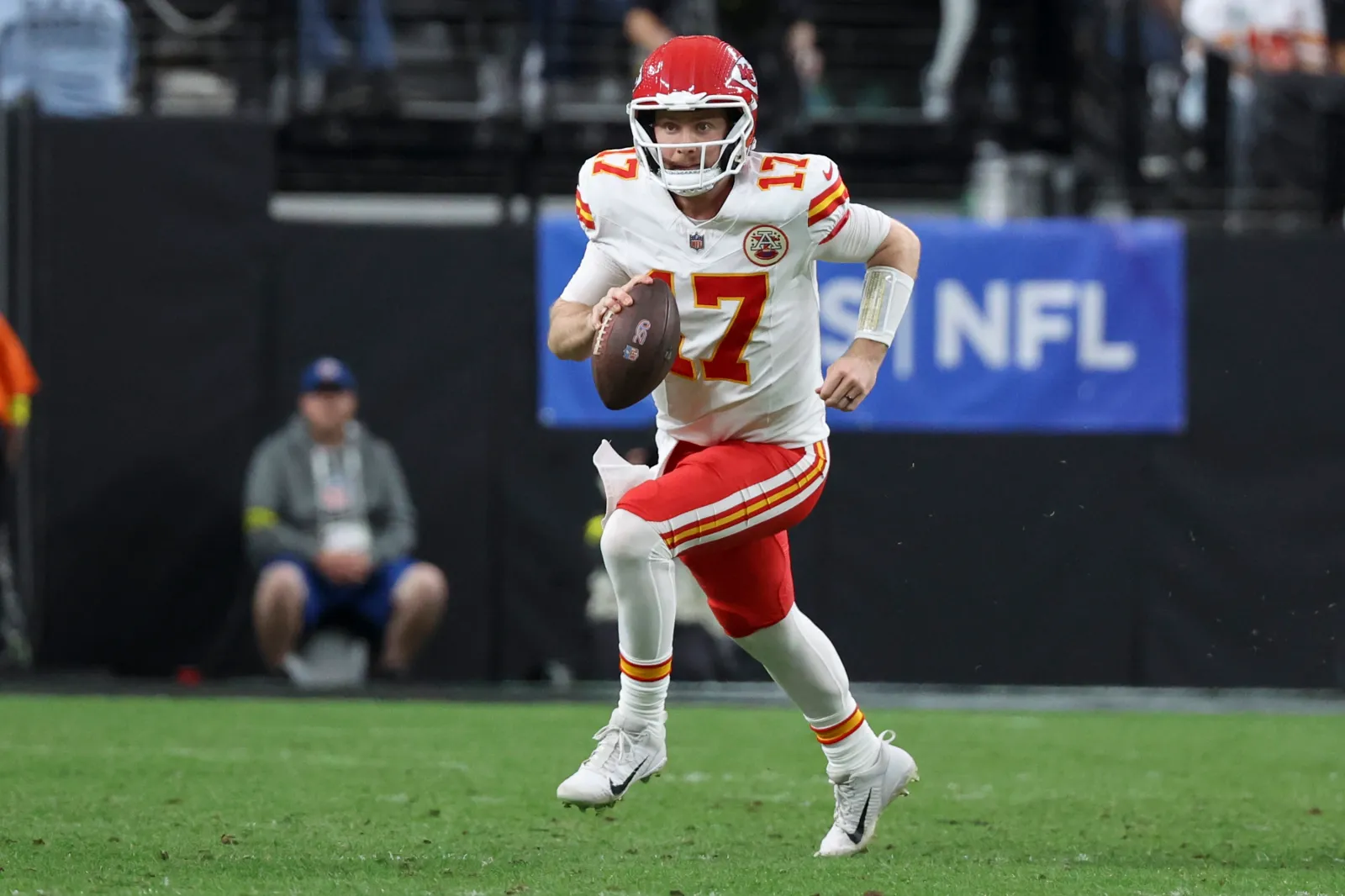 The Buffalo Bills signed a former Chiefs quarterback.