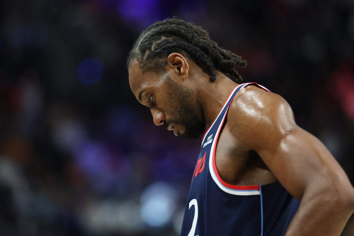 Clippers Lose Kawhi Leonard to Injury vs. Kings