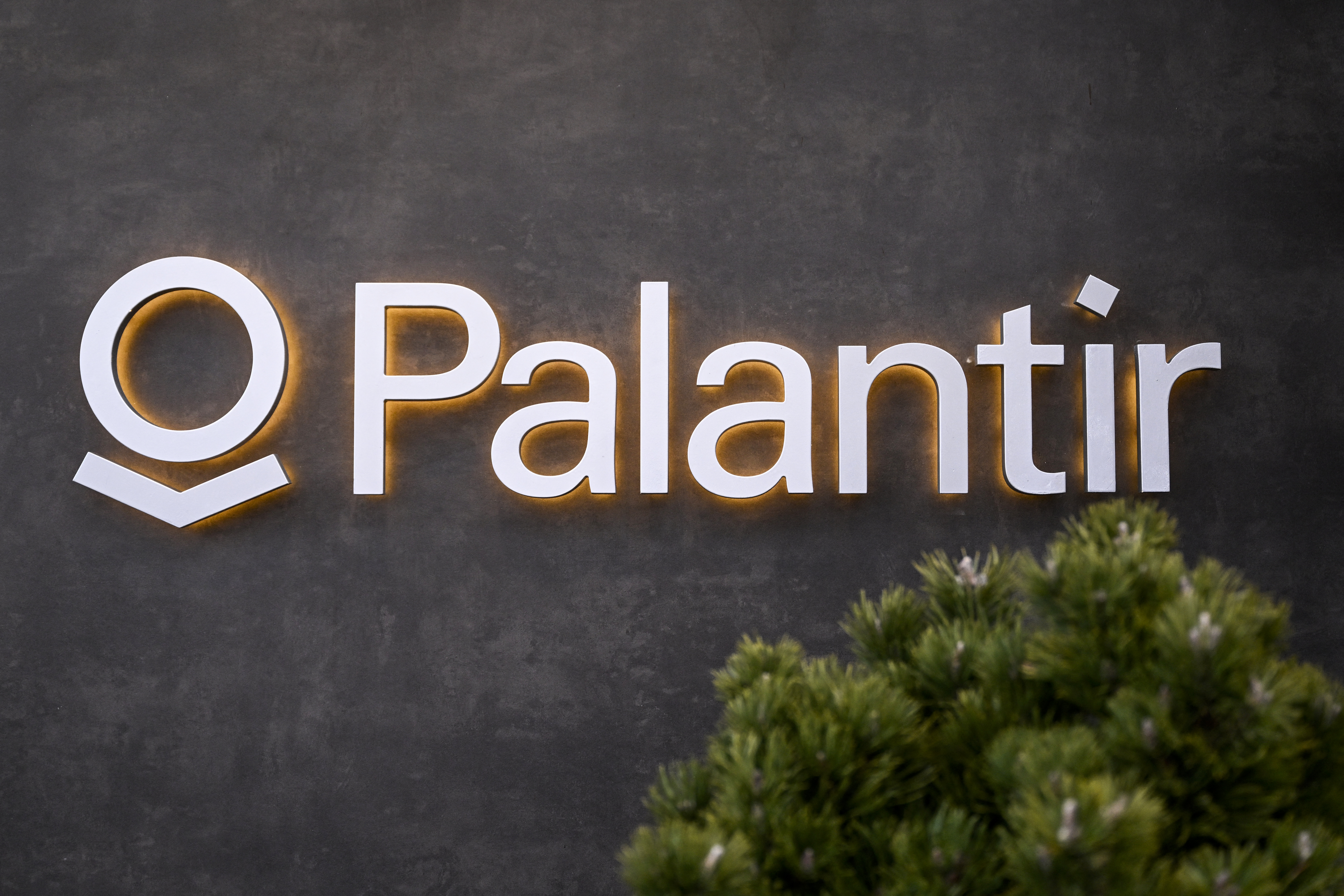 Republican Candidate Issues Threat to Palantir After Florida Move