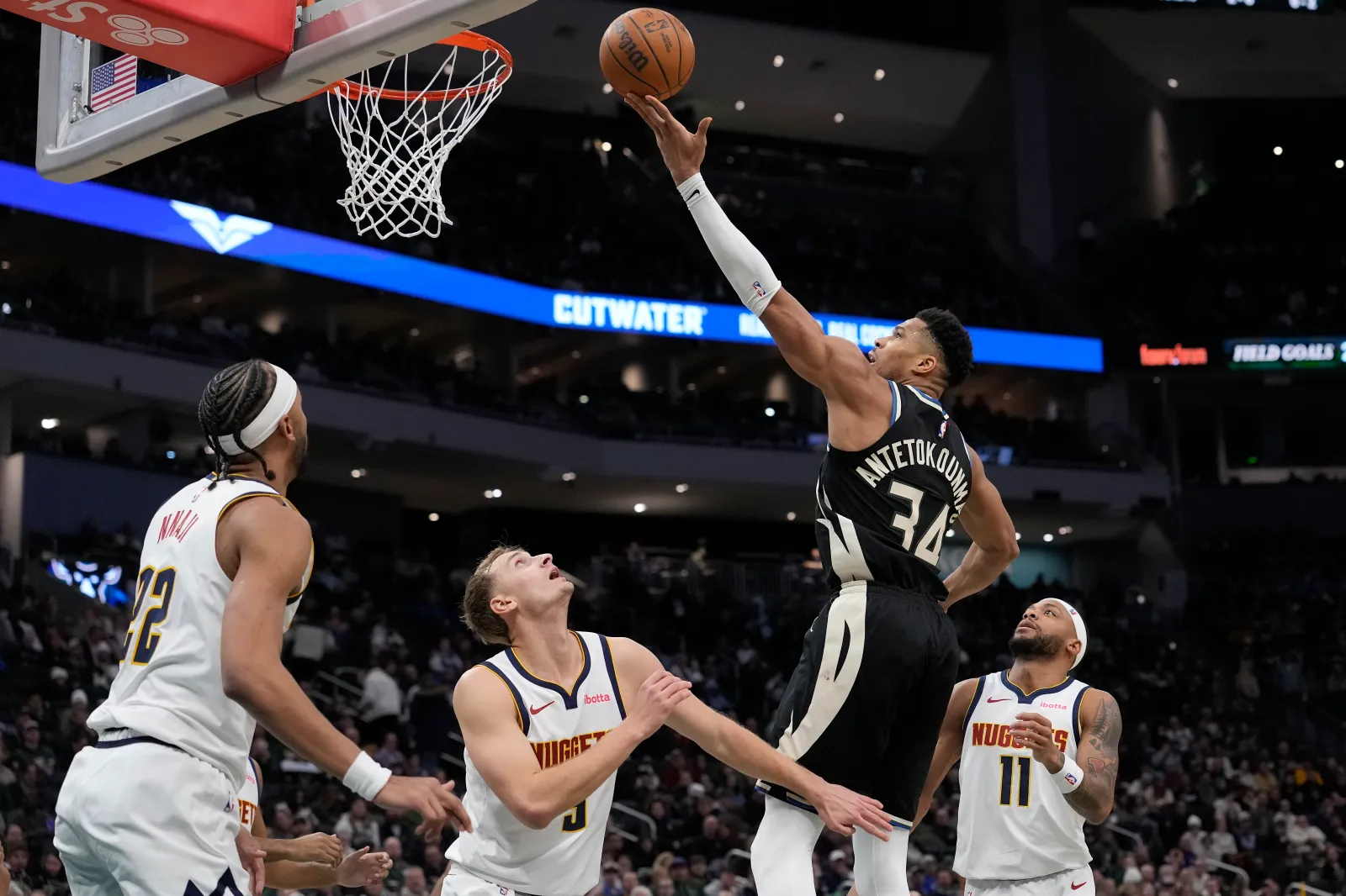 Why the Knicks Are Standing Pat on Giannis Antetokounmpo