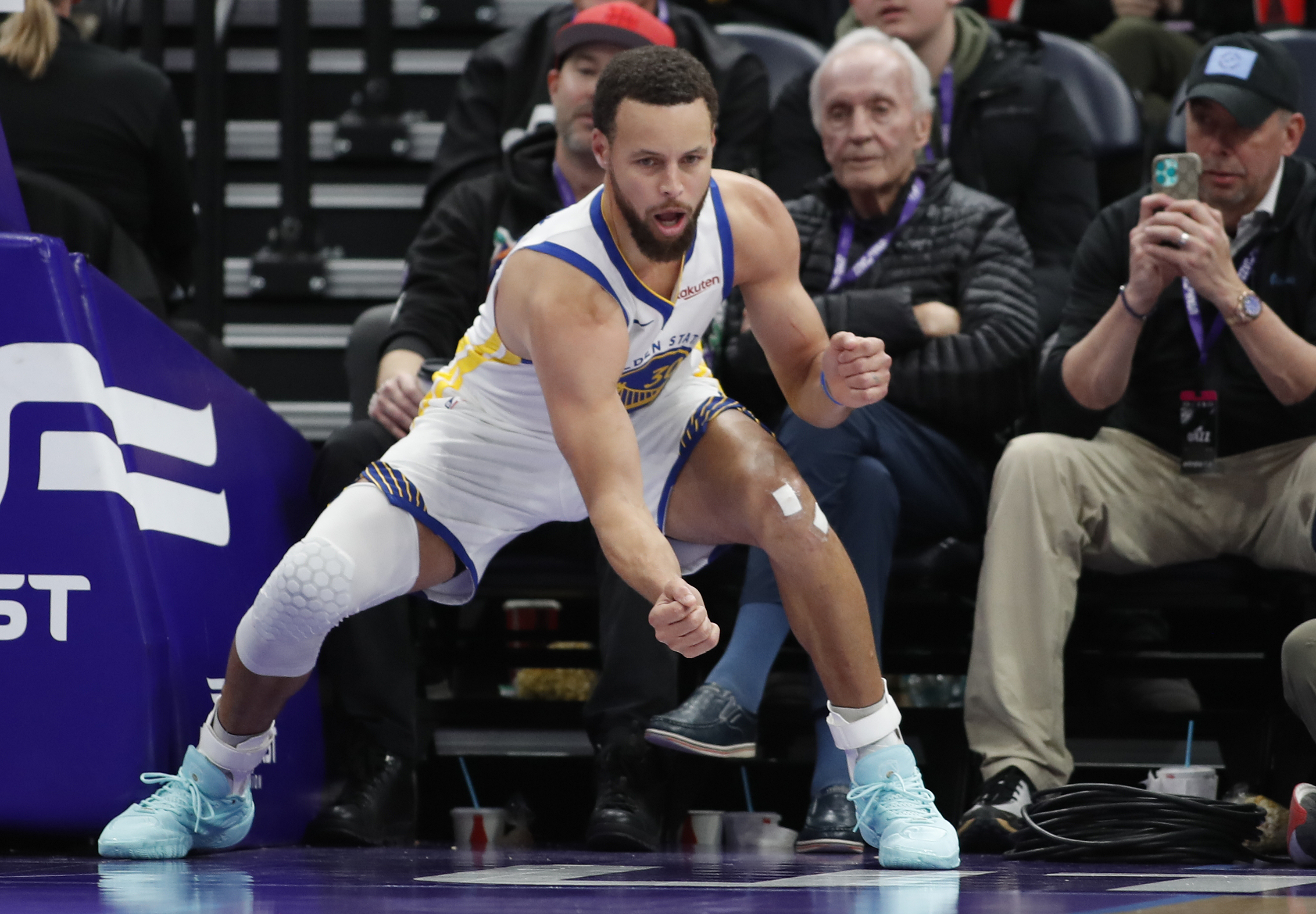 Warriors Receive Encouraging Curry, Porzingis Injury Update