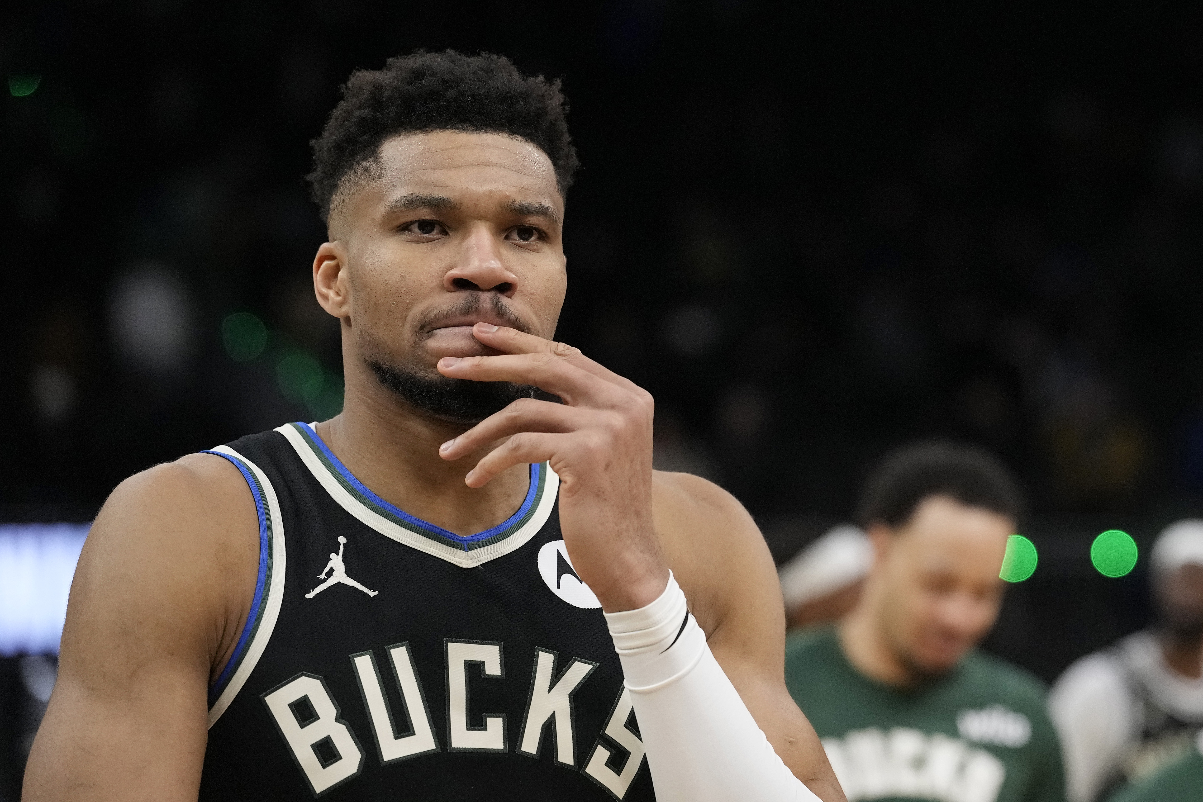 Why the Knicks Aren’t Pushing for Giannis Antetokounmpo Right Now