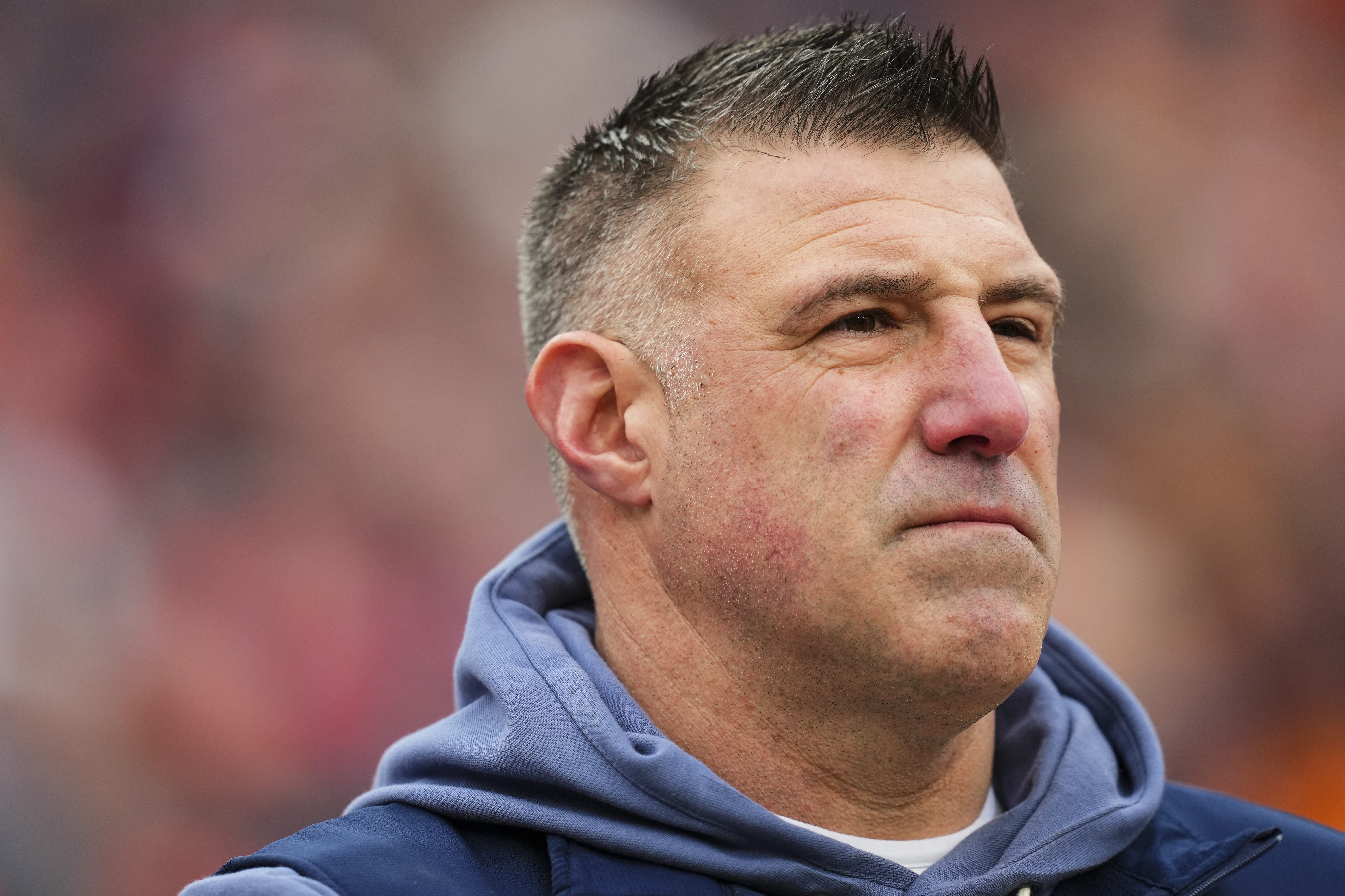 Patriots’ Mike Vrabel Has Strong Reaction to Bill Belichick’s Hall of Fame Snub