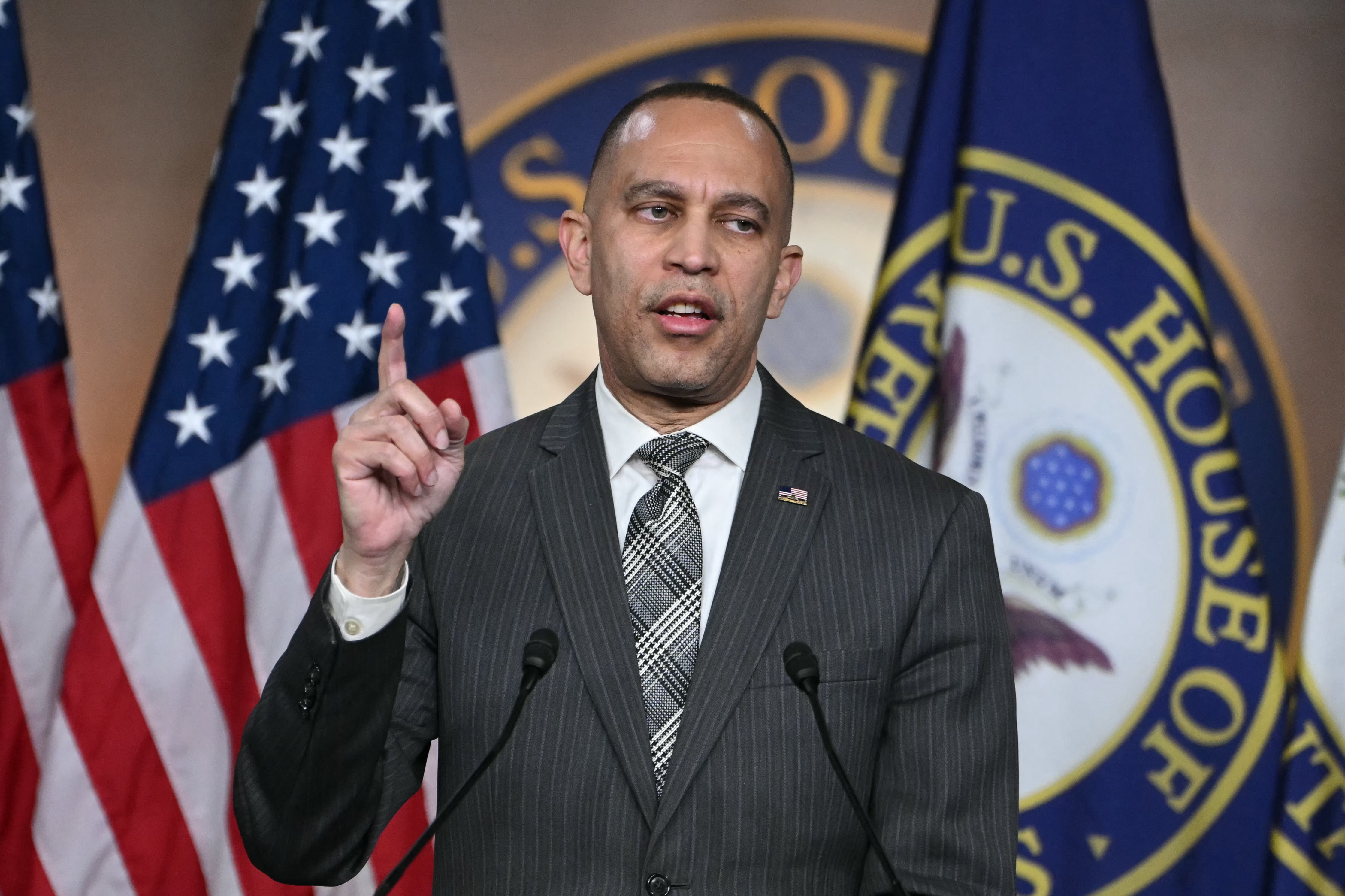 Hakeem Jeffries Warns Donald Trump Intends to ‘Steal’ Elections