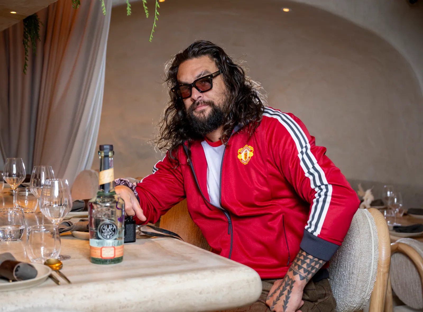 Woman Films Mom Getting ‘Robbed’ by Jason Momoa: ‘He Can Have It’