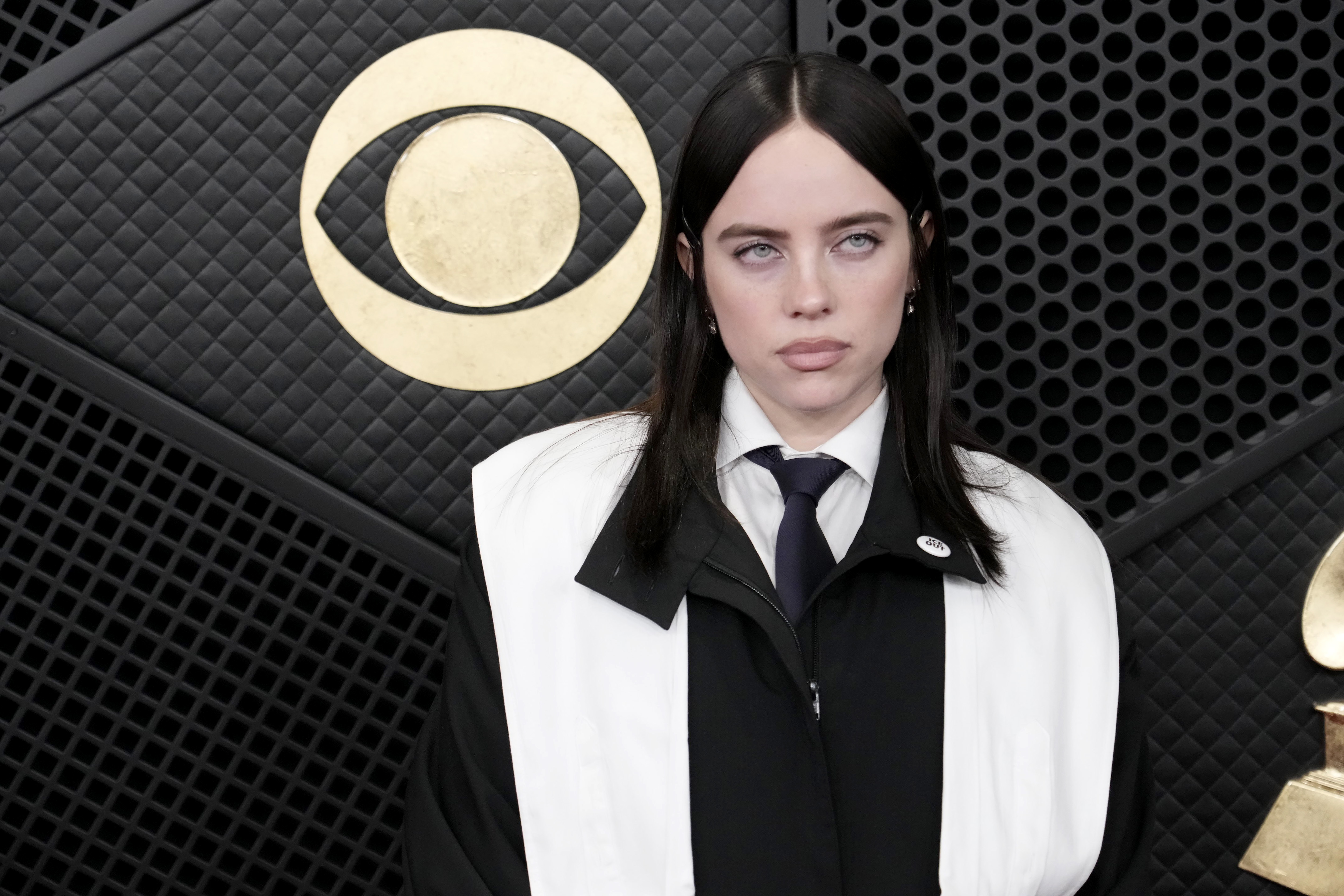Jake Paul Targets Billie Eilish in pro-ICE Post After Hanging With JD Vance