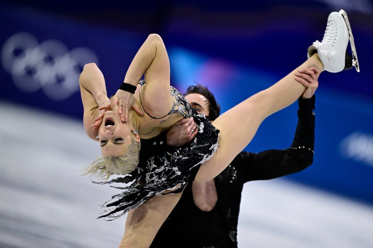 Um romance olímpico se tornou viral quando um patinador americano pediu em casamento um atleta olímpico espanhol.