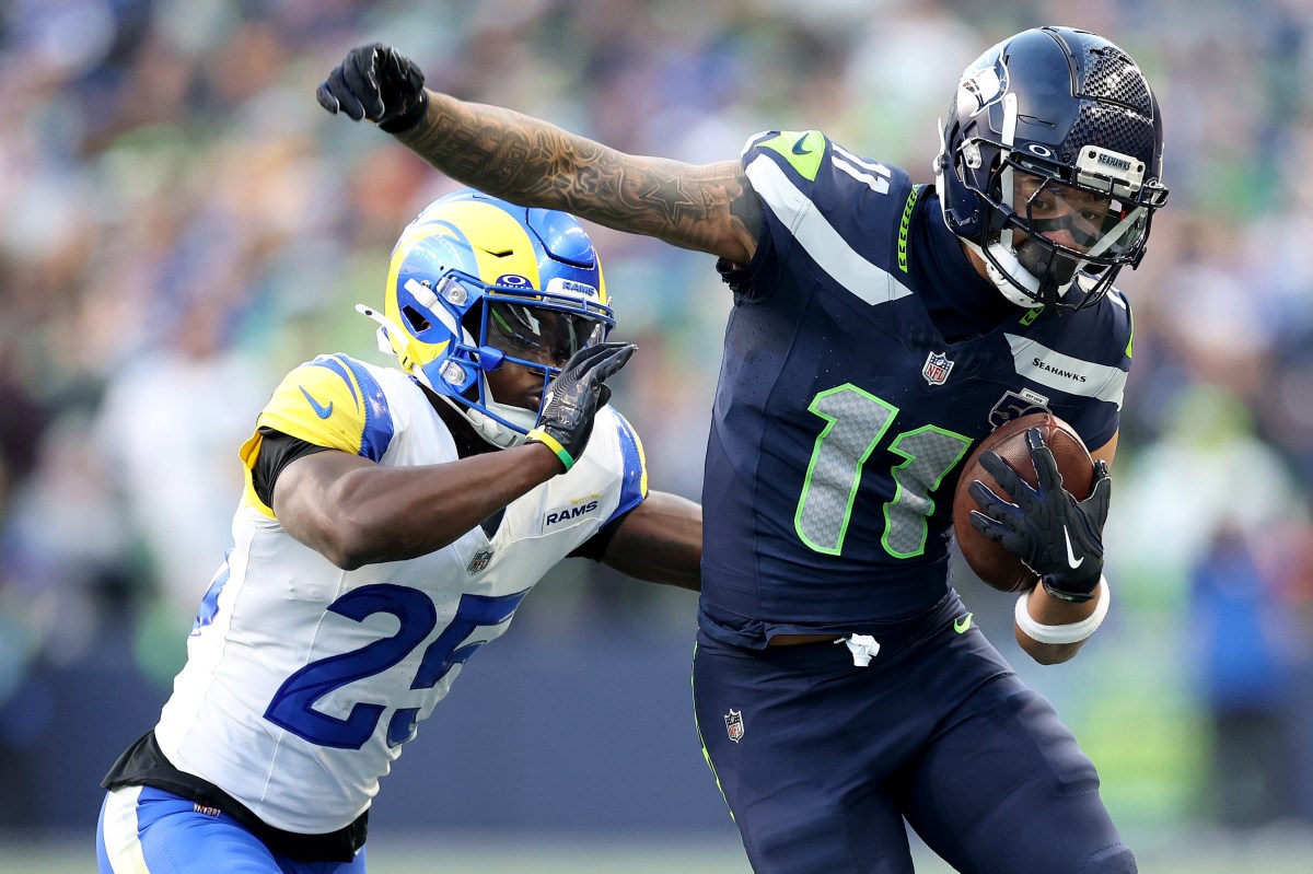 Seahawks WR Jaxon Smith-Njigba Leaves Super Bowl After Suffering Head Injury