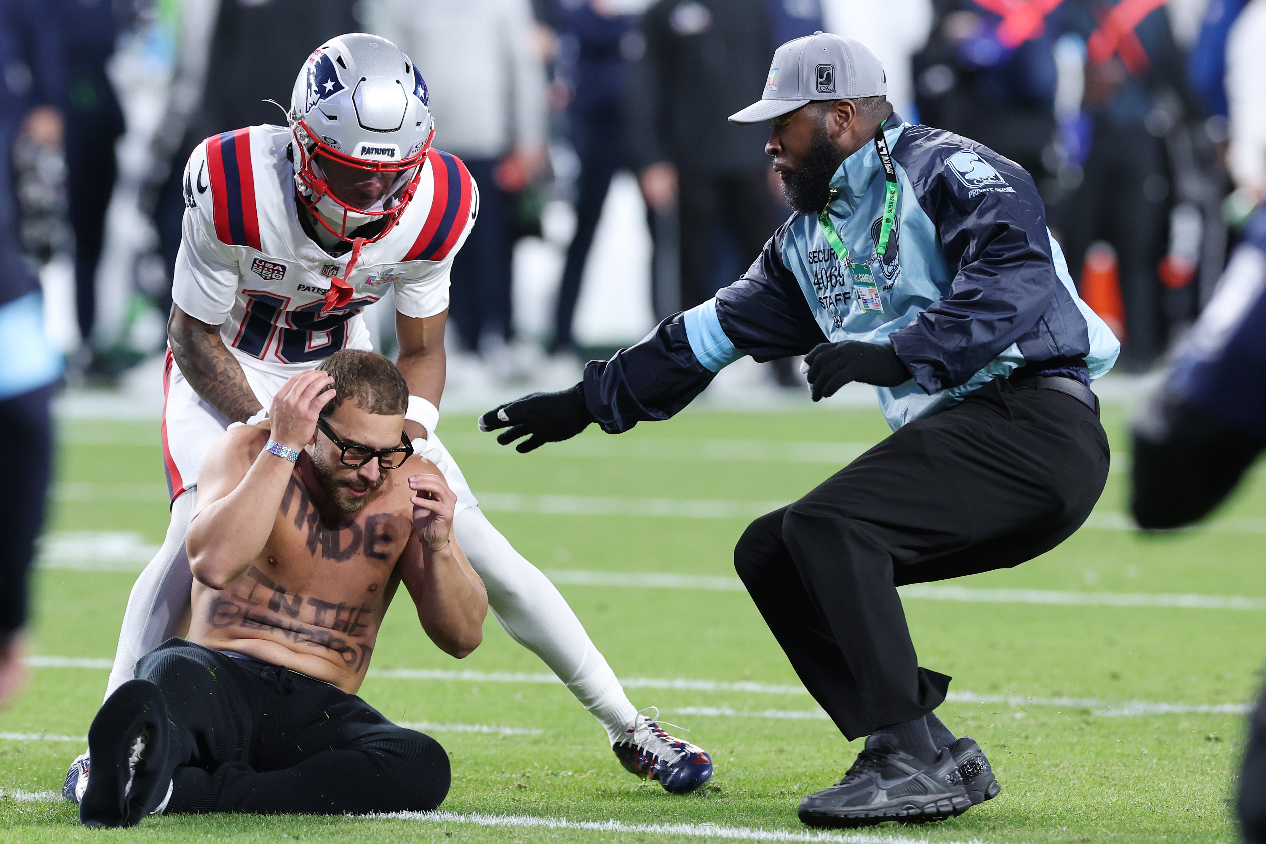 Patriots Rookie Kyle Williams Helps Catch Super Bowl Streaker