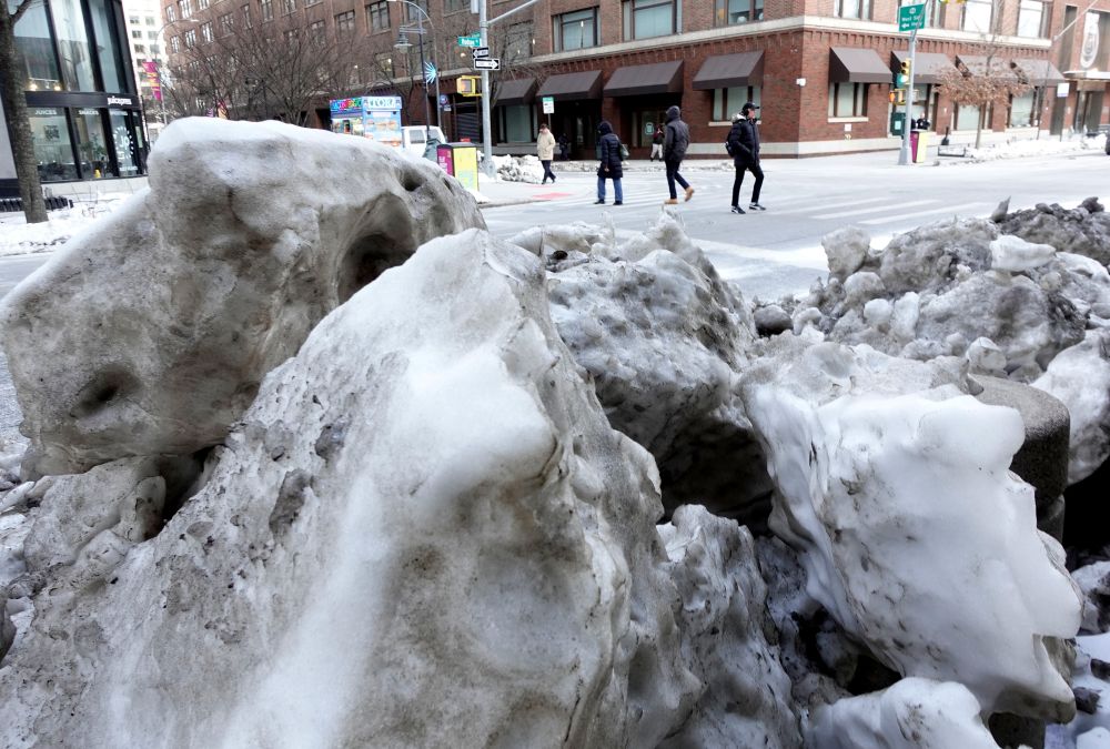 Winter Storm Warning In 8 States As 15 Inches of Snow To Hit: 'Blizzard ...