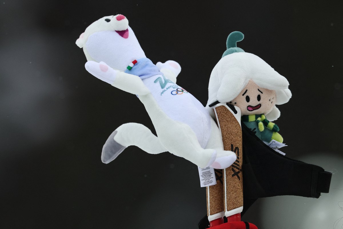 Strange Olympic medal tradition has fans doing a double take