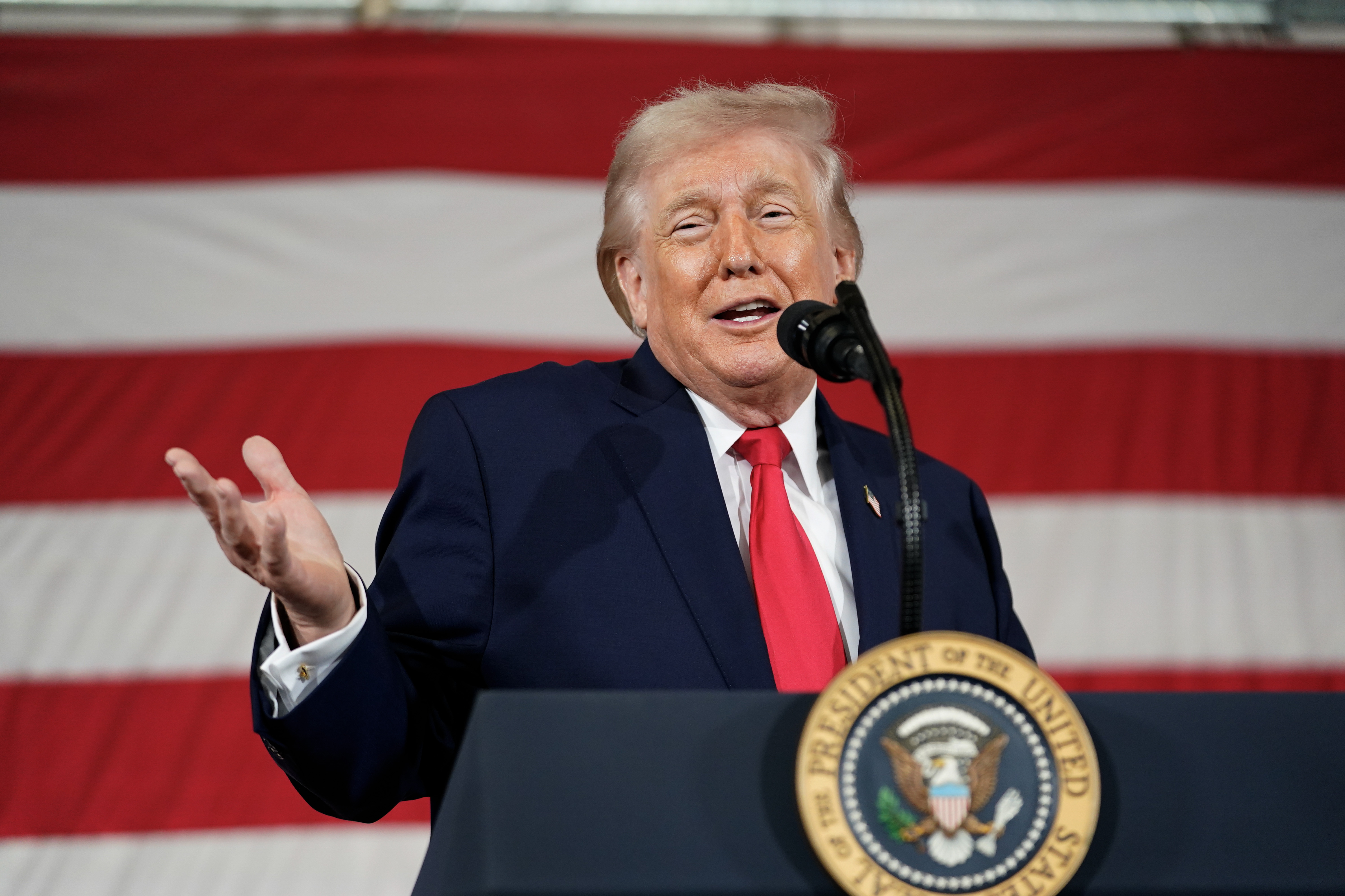 Donald Trump Gets Worrying Sign Over ICE In Swing State: Poll