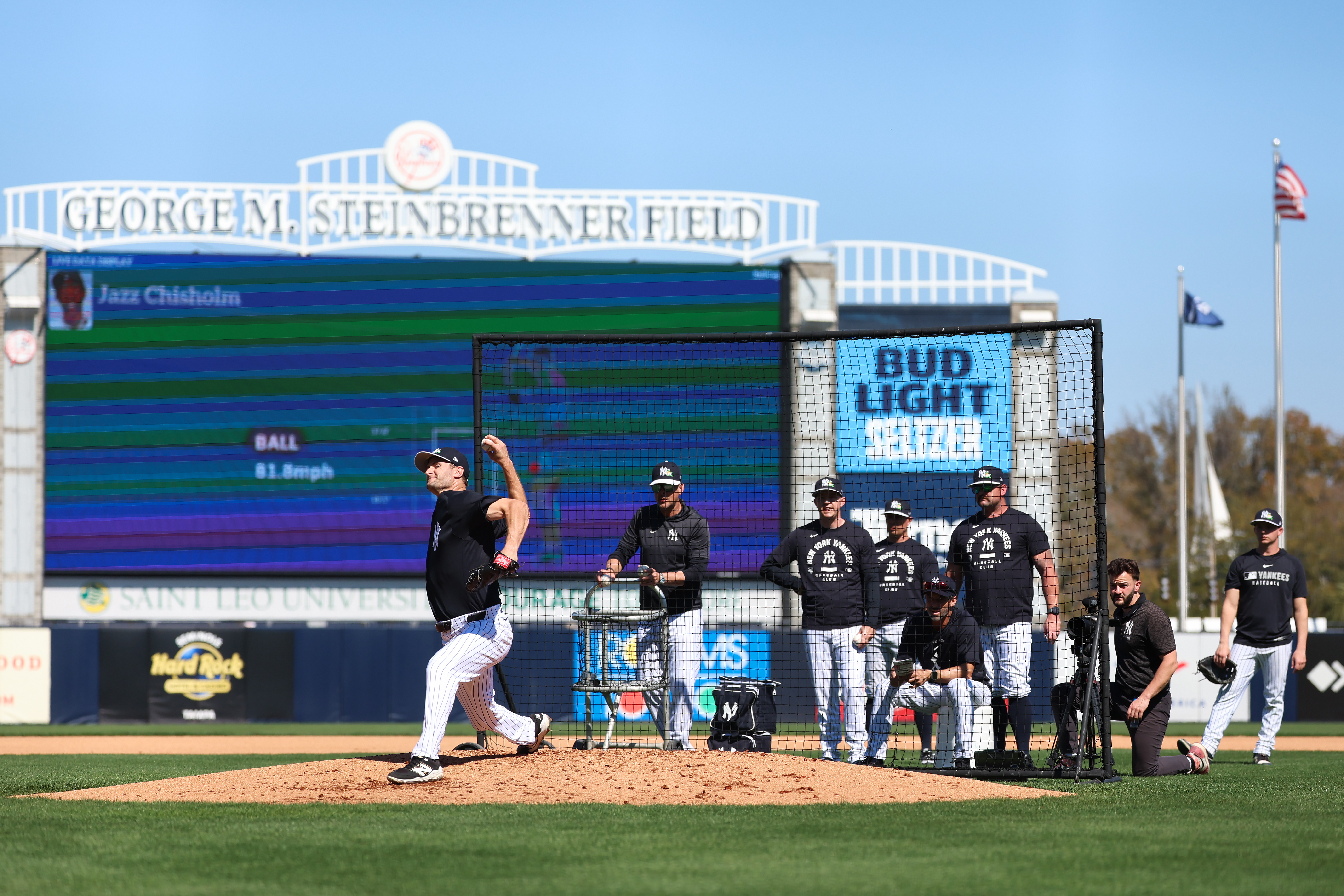 Struggling Yankees Reliever Projected to Make Opening Day Roster