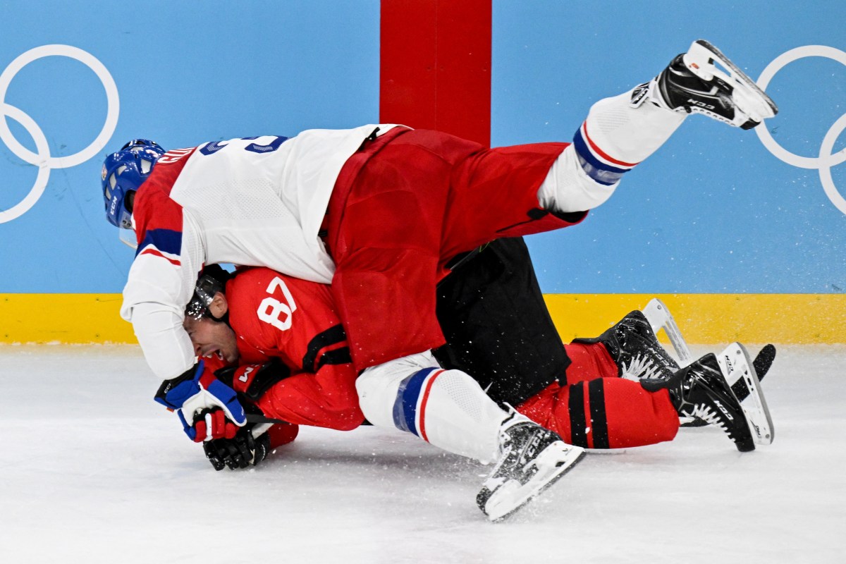 Sidney Crosby Injury Outlook Doesn't Look Good After Vicious Hit vs Czechia