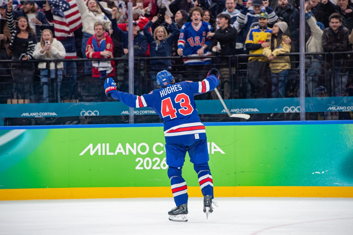 Quinn Hughes elogia os Estados Unidos como o maior país do mundo após o seu heroísmo olímpico.