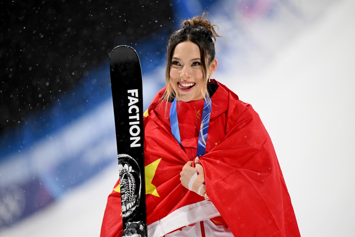 Eileen Gu apresentou uma reação emocionante de três palavras para ganhar a medalha de ouro.