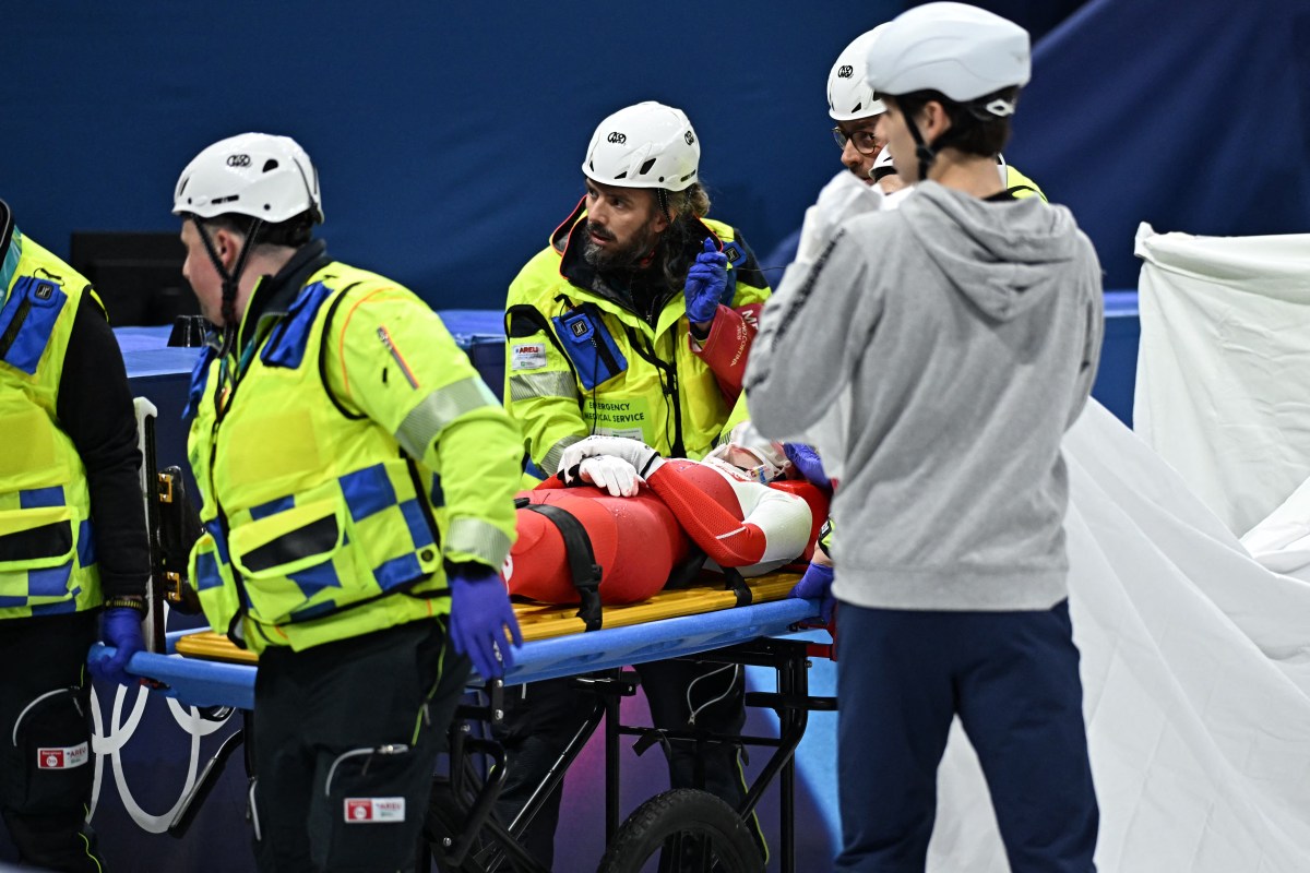 Kamila Sellier taken off ice after blade slashes face in frightening Olympic scene