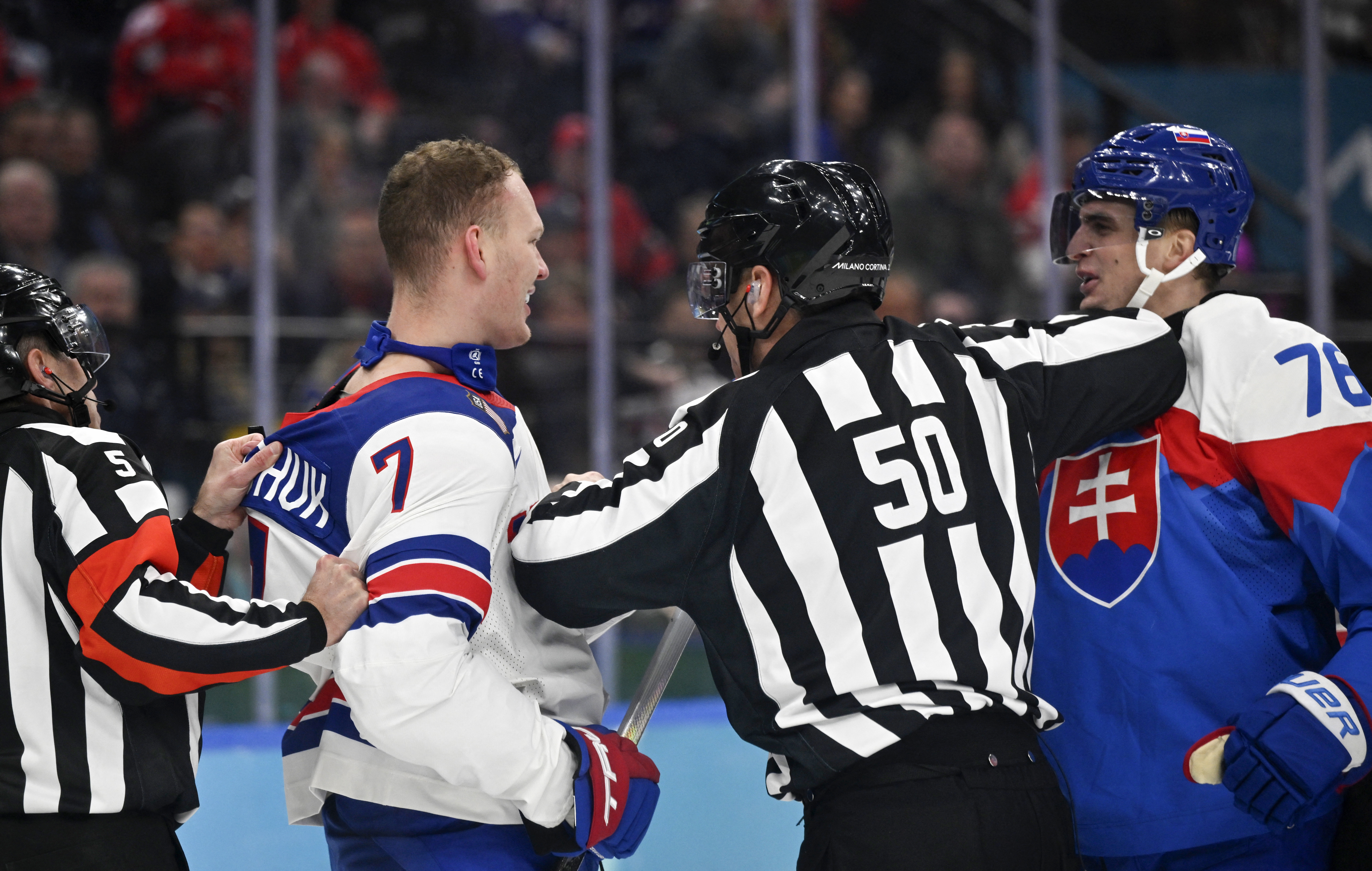Uniform Controversy in USA–Slovakia Clash Fuels Olympic Criticism