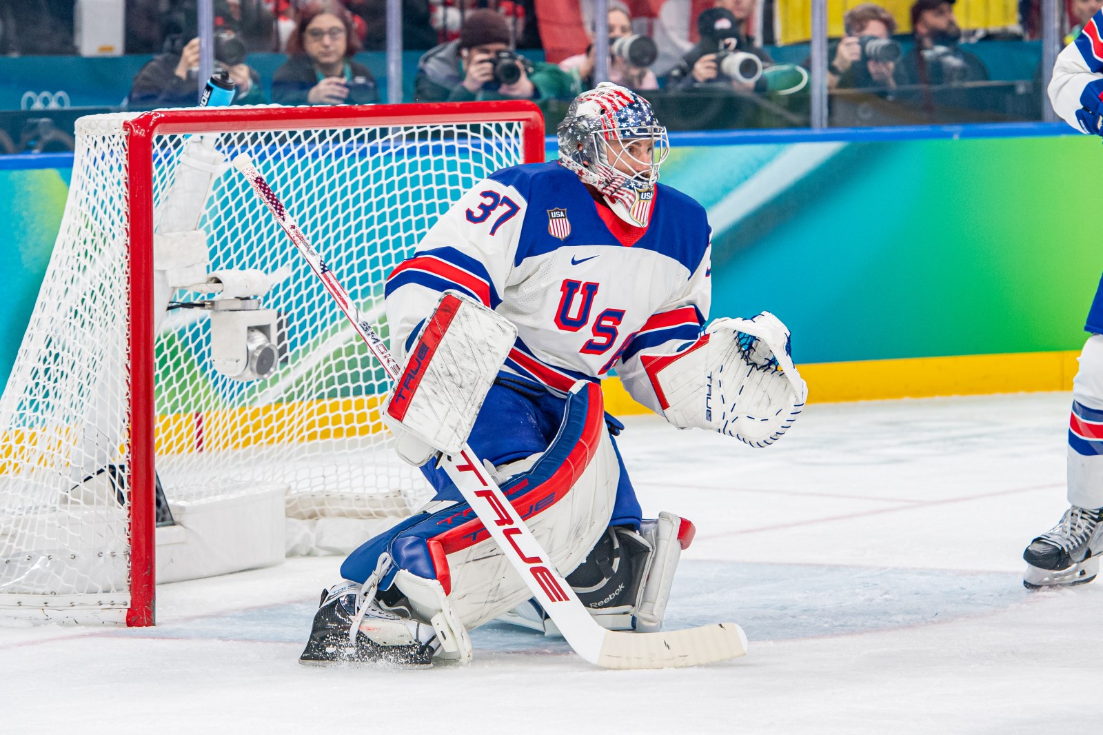 newsweek.com - Tyler Erzberger - USA fans blast officials over Canada-favored calls in gold medal game