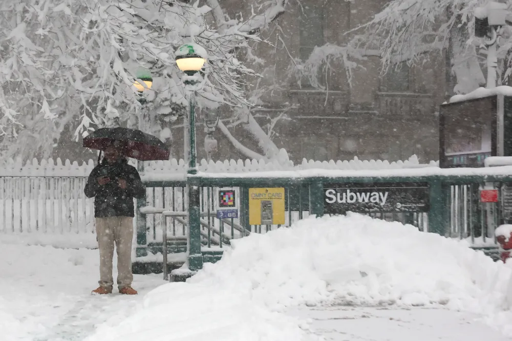 Winter Storm Warning for Tuesday as 11 States Get Up to 3 Feet of Snow ...