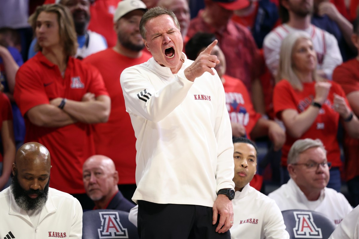 Bill Self fala abertamente sobre Kansas e Darryn Peterson na explosão no Arizona