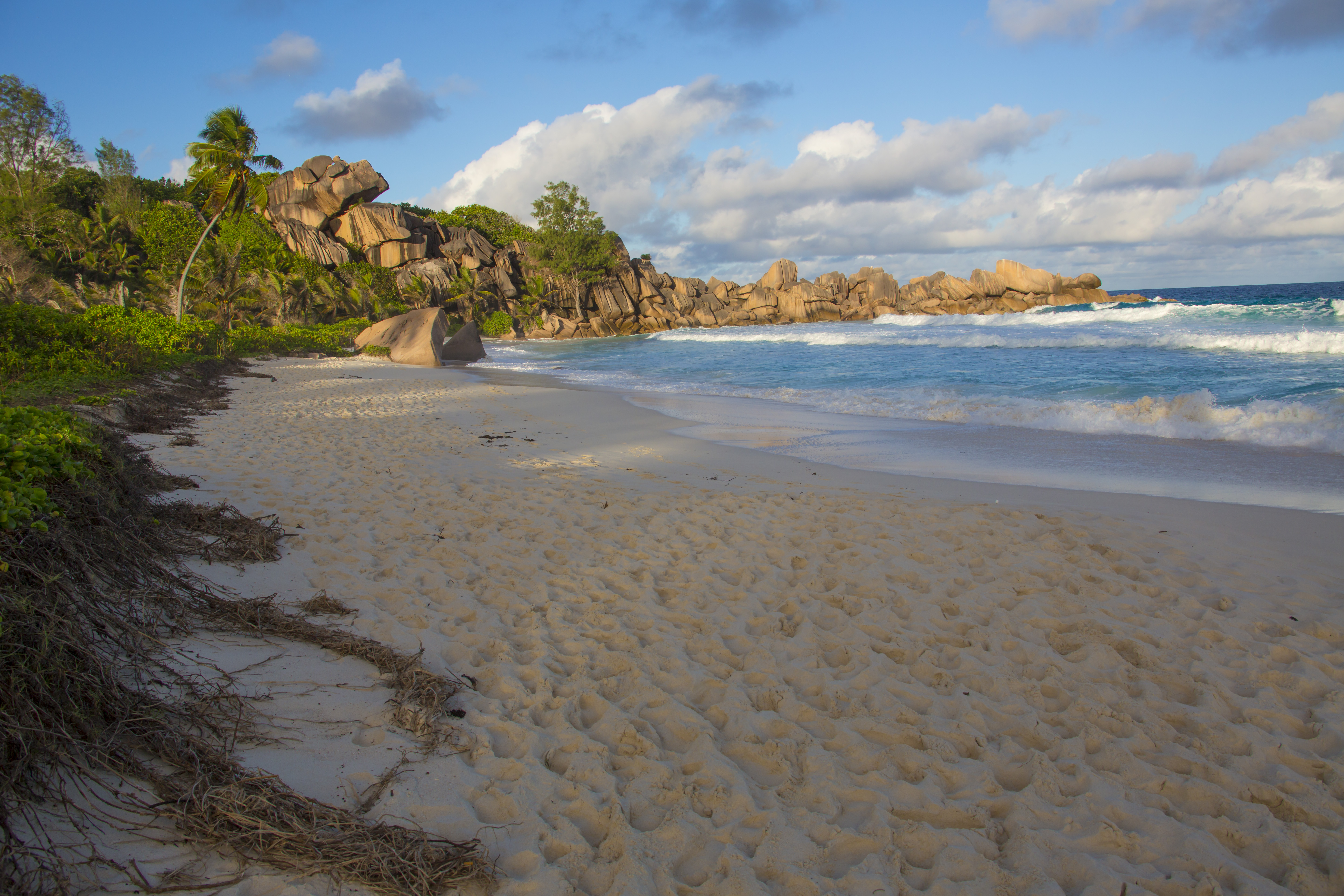 Travel Warning Issued for Holiday Island Over Outbreak