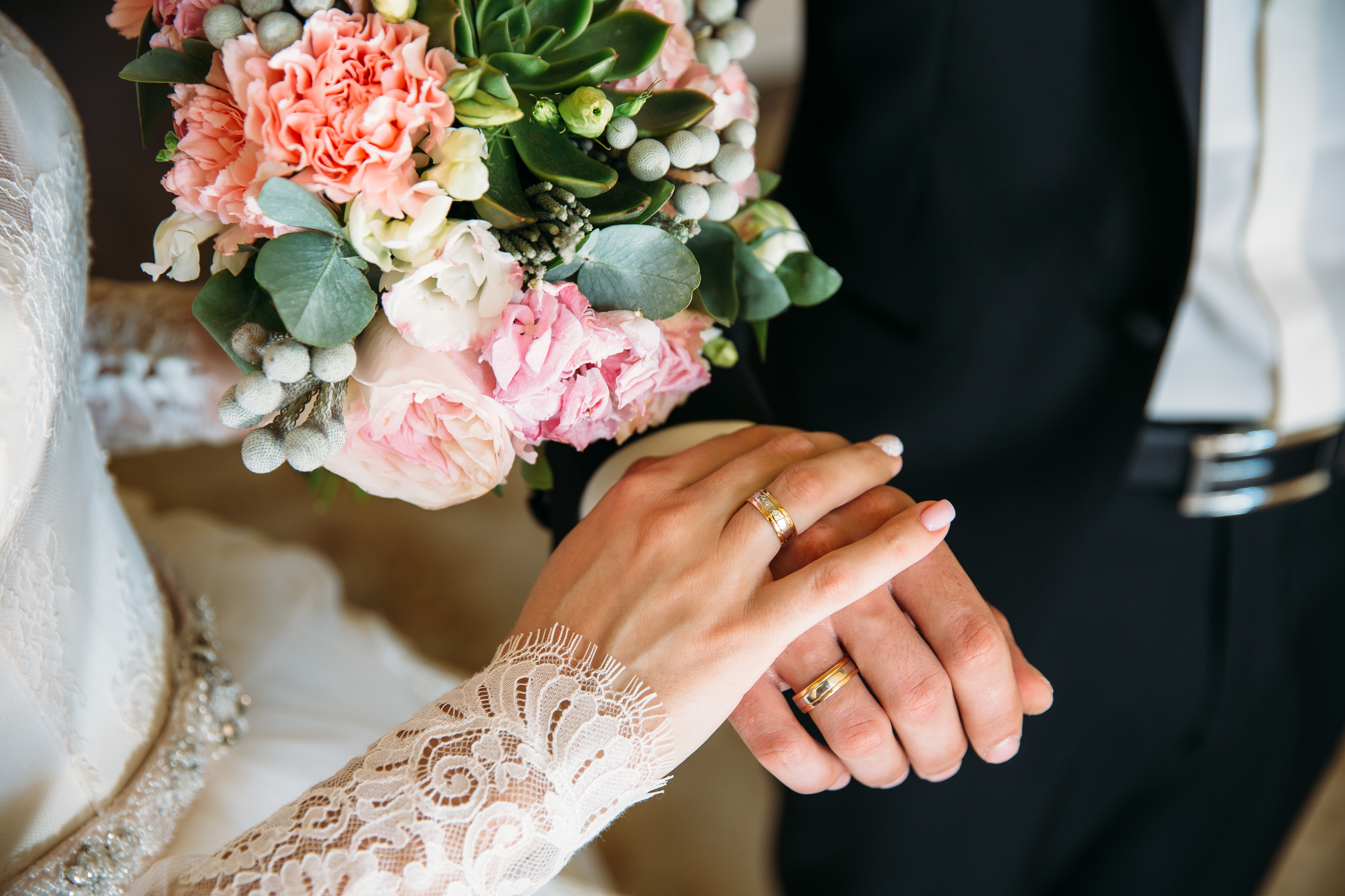 Man Asks Why Some Married Women Keep Their Names—Answers Don't Disappoint