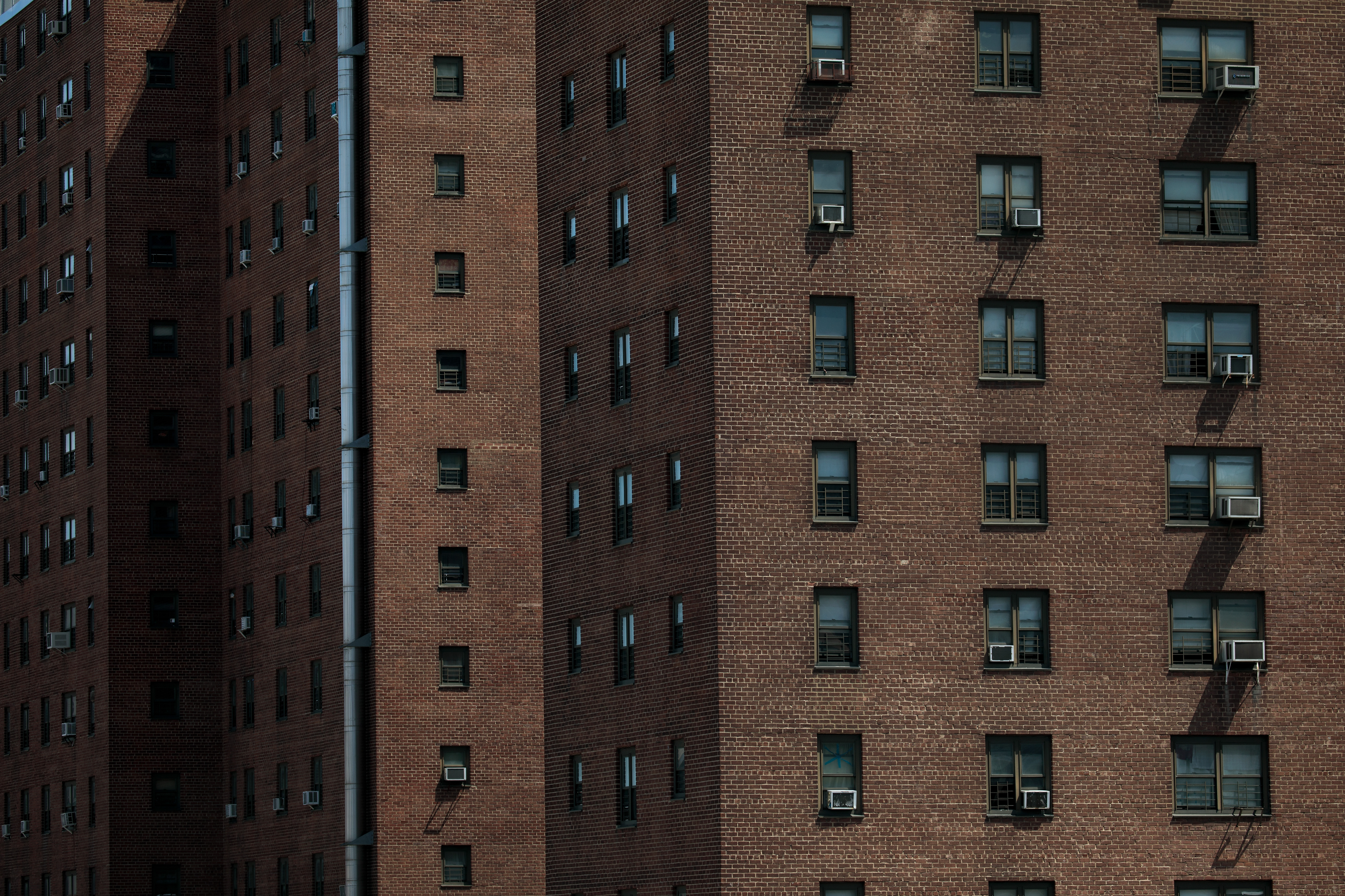 Families With Migrants May Be Barred From Subsidized Housing