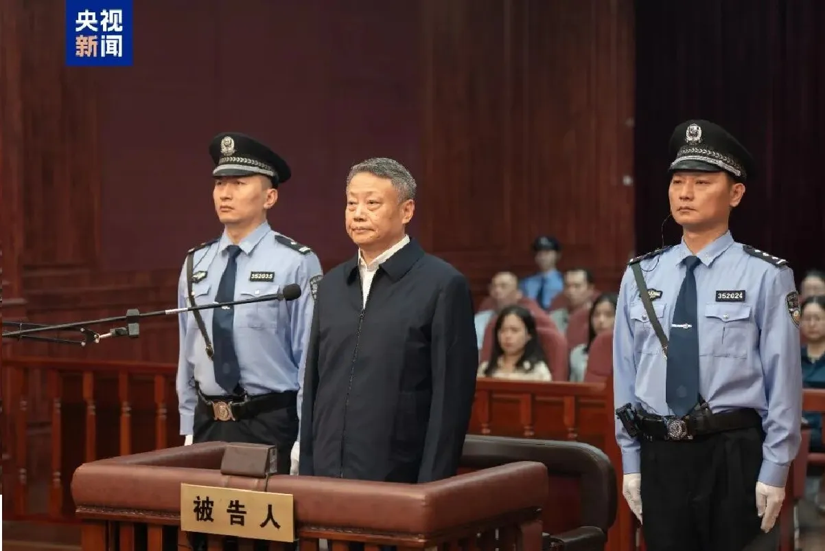 China Sentences Corrupt Ex-Minister to Life in Prison