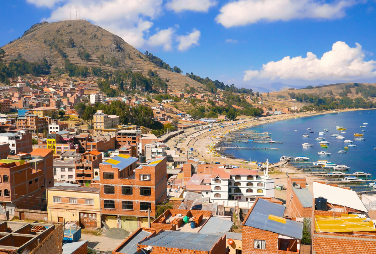 EUA emitem alerta quando vírus atinge destinos de férias populares