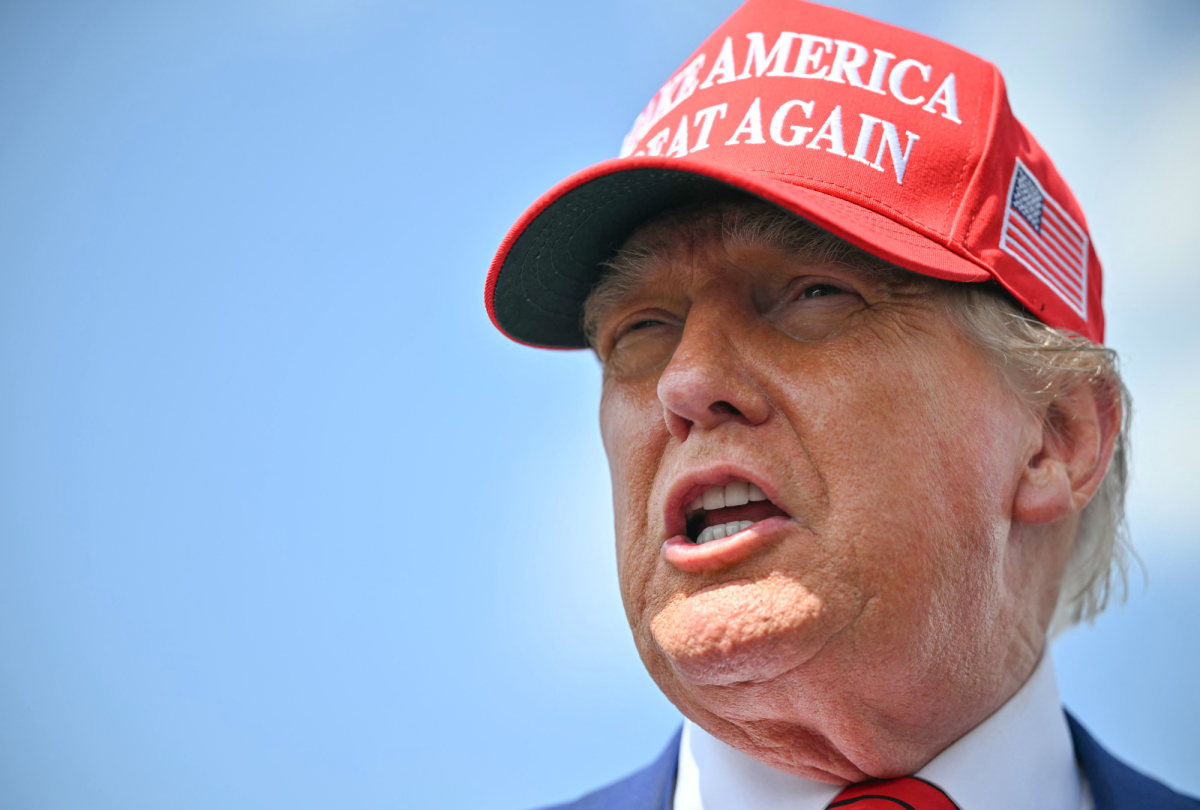 O índice de aprovação de Trump cai entre os apoiadores do MAGA