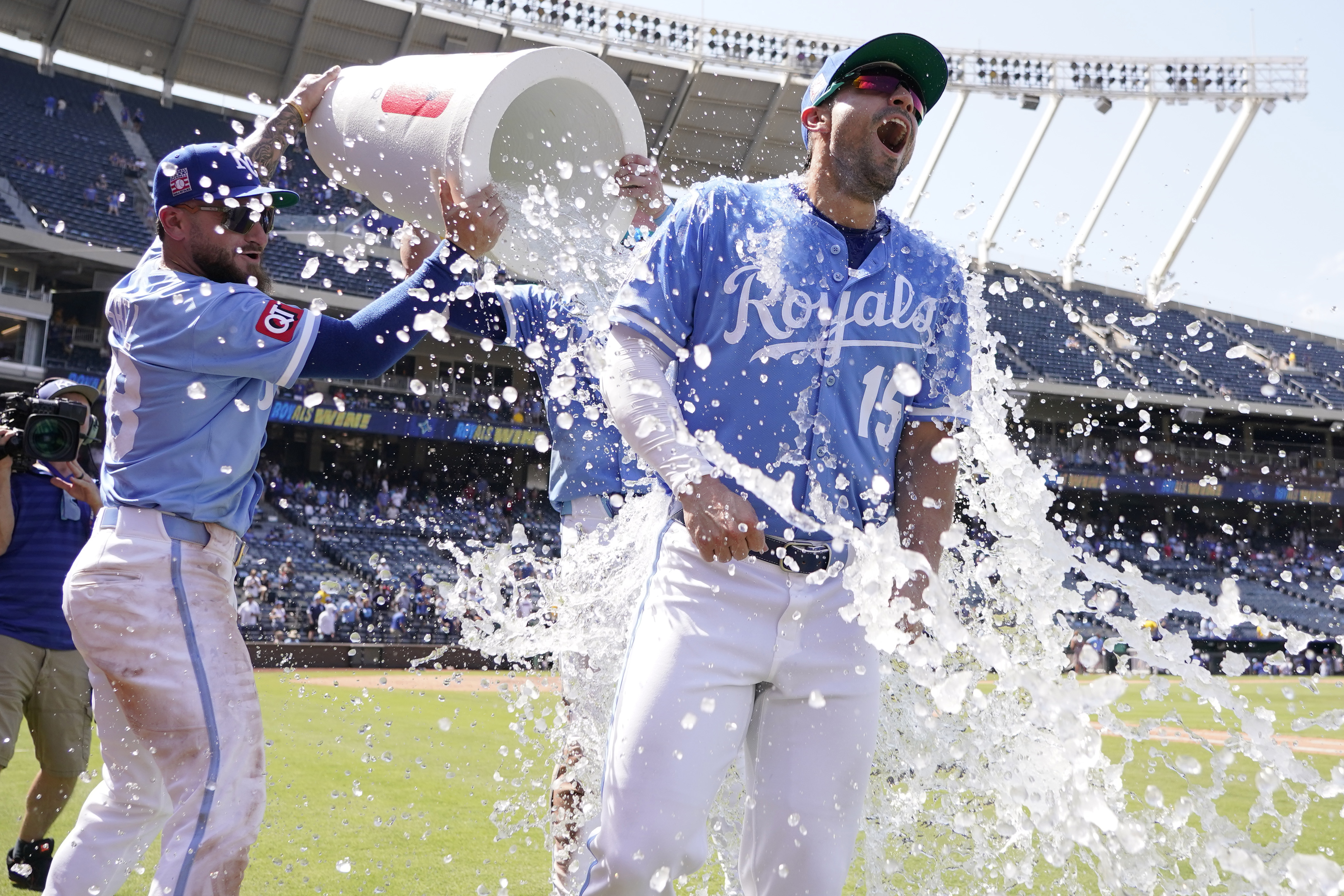 Yankees Reportedly Eyeing 34-Year-Old Slugging Outfielder