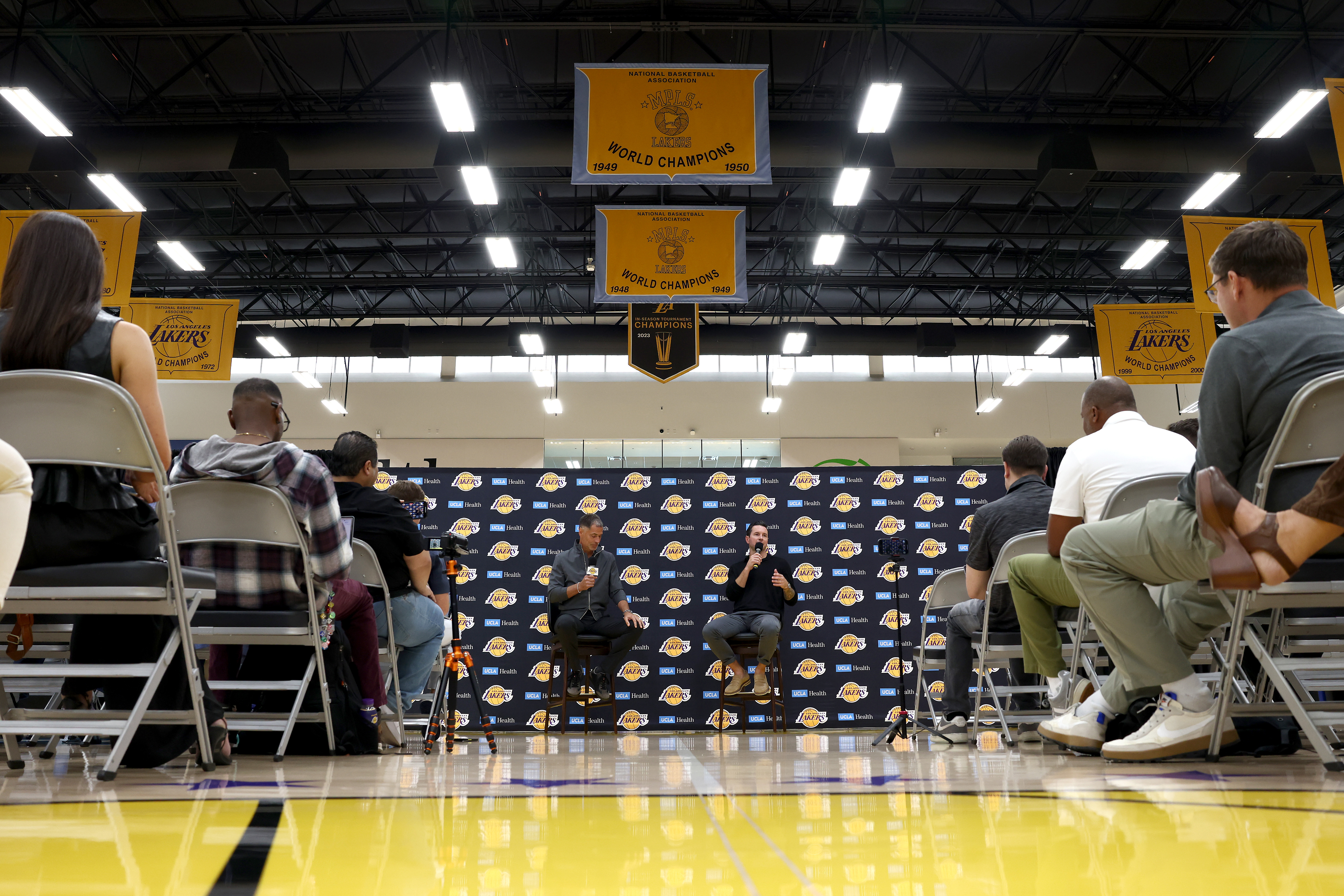 Lakers Not Expected to Deal With One West Team Before Trade Deadline